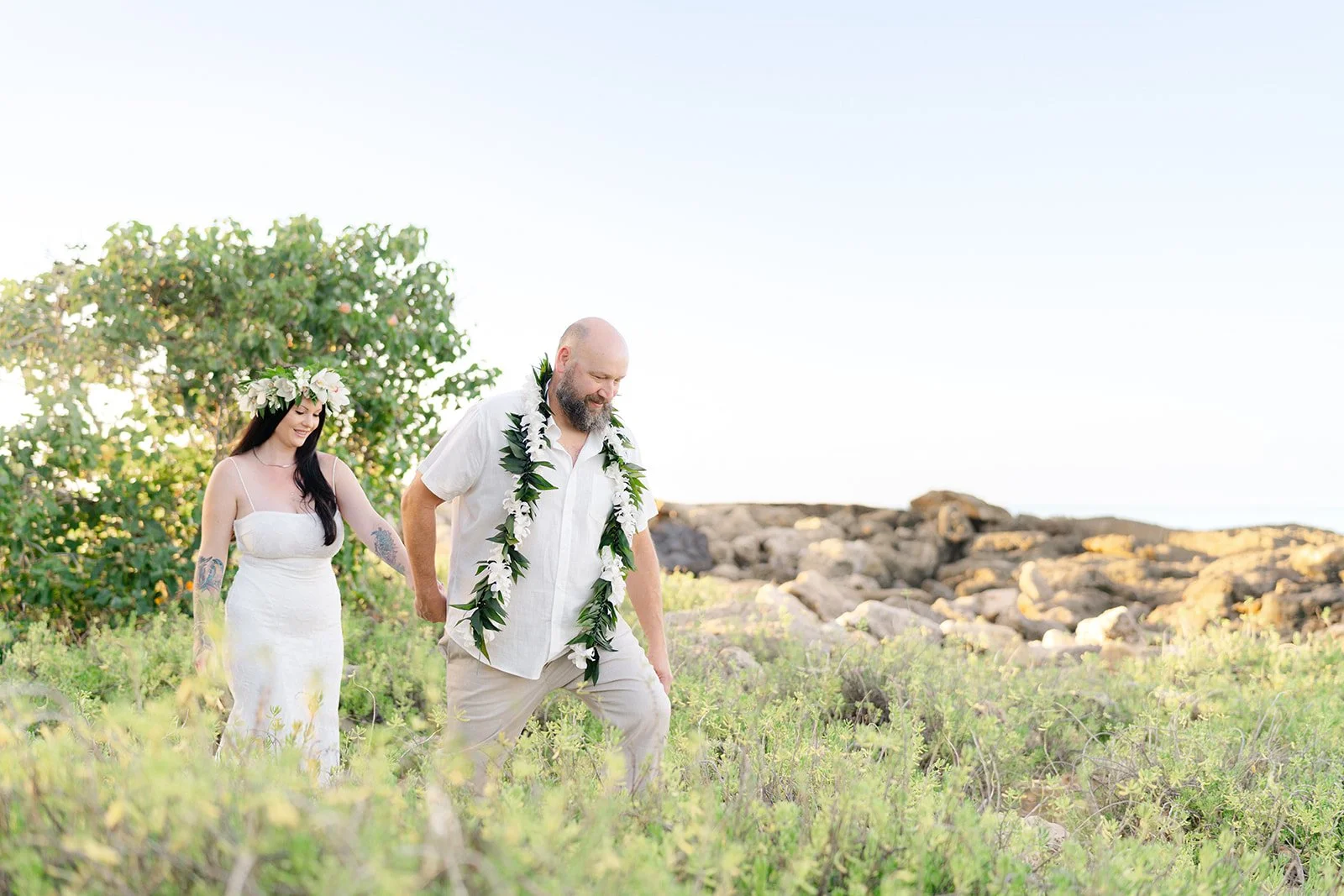 oahu-family-photographer-using-florals-for-photography