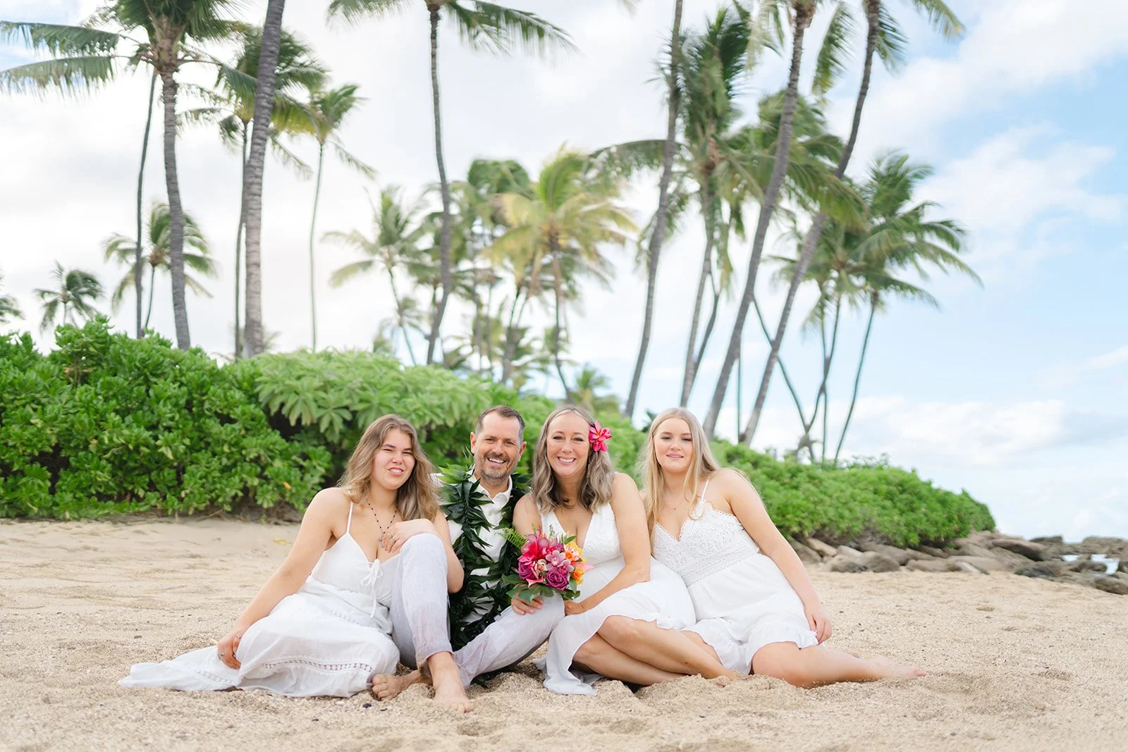 florals-for-oahu-family-photos-photographer-tips