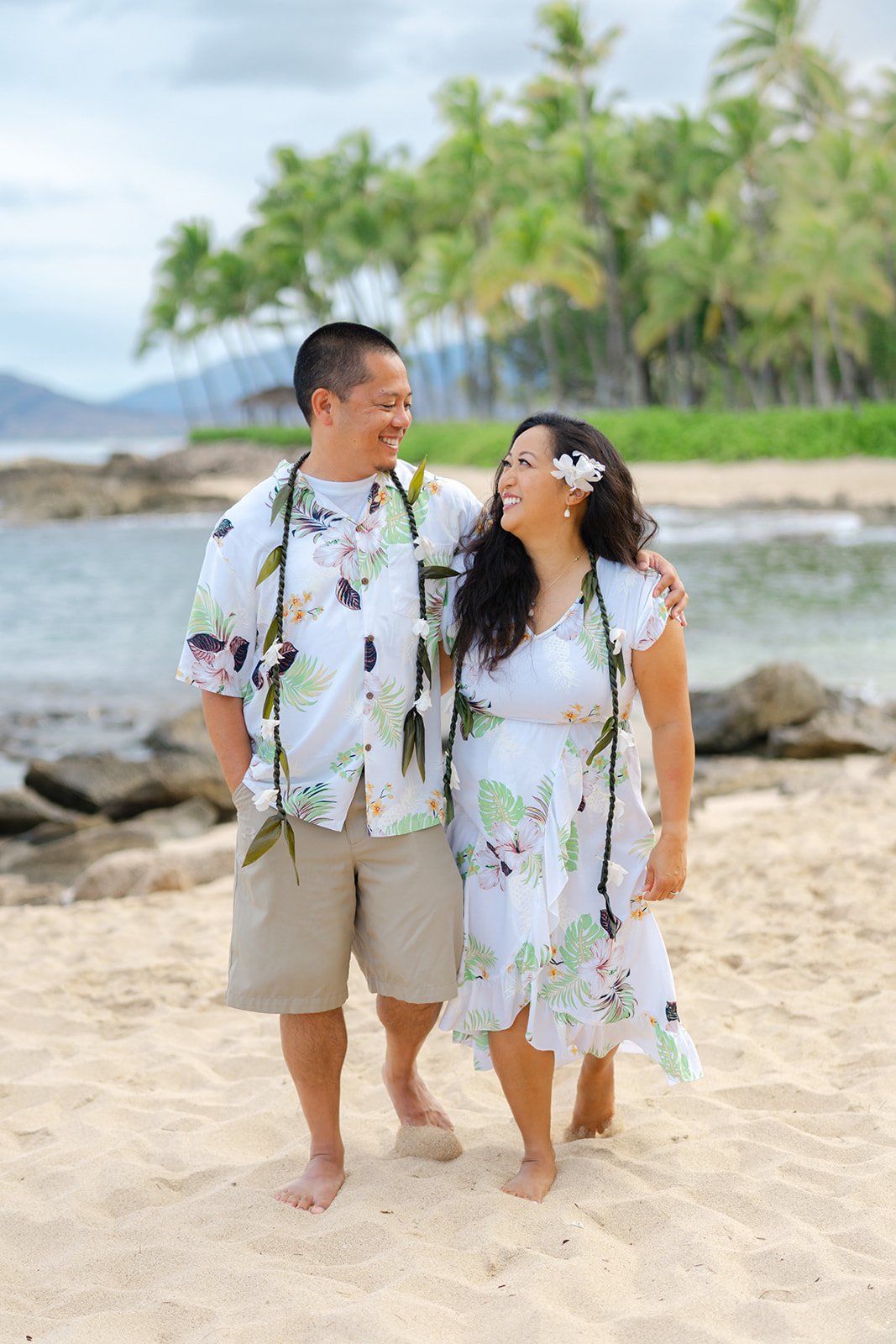 how-florals-enhance-oahu-family-photos-photography