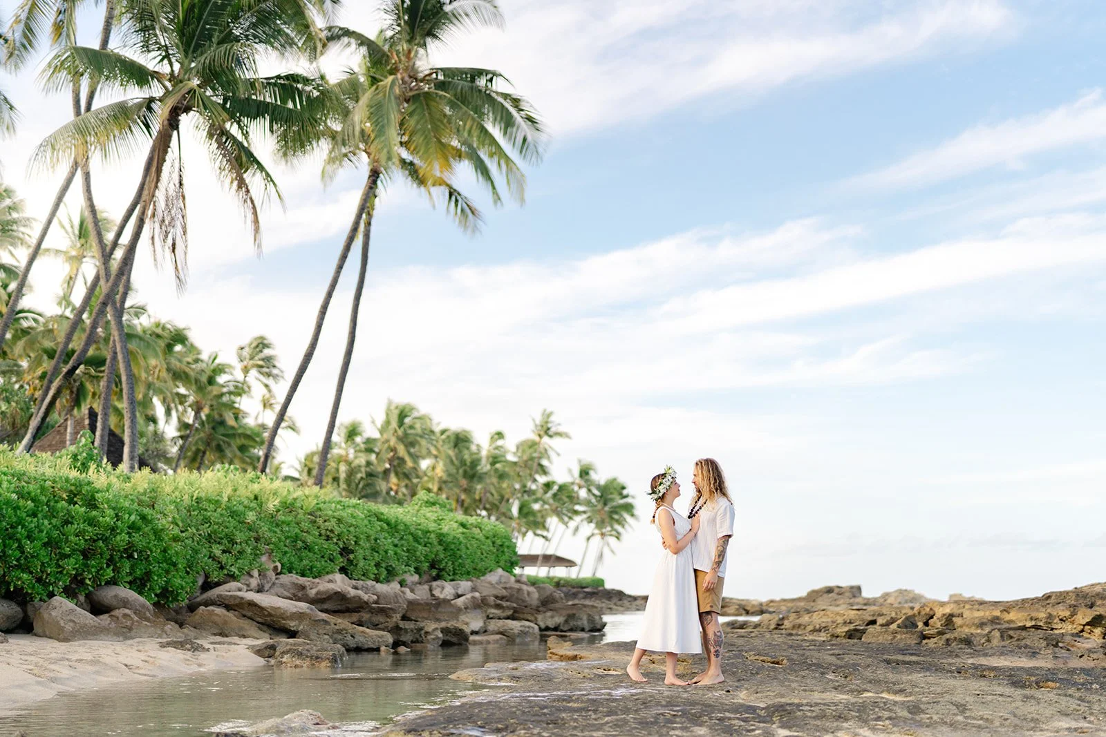 capturing-florals-in-oahu-family-photos-photographer