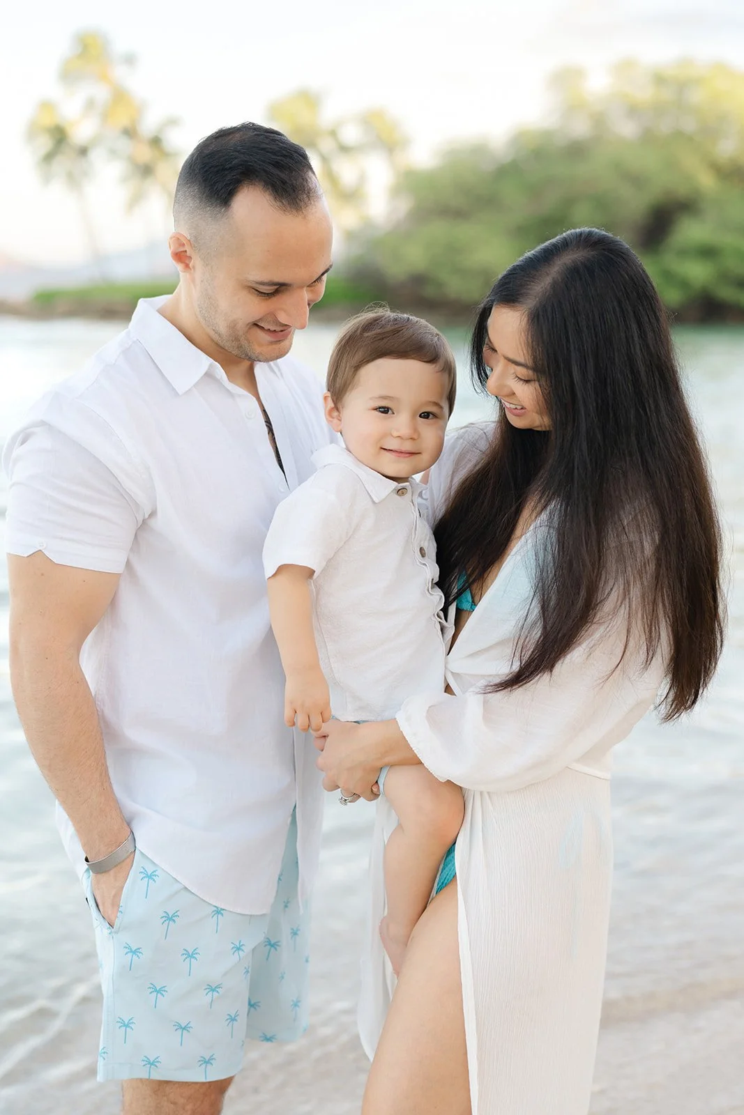 sunrise-family-session-in-oahu-casual-beach-photos.jpg