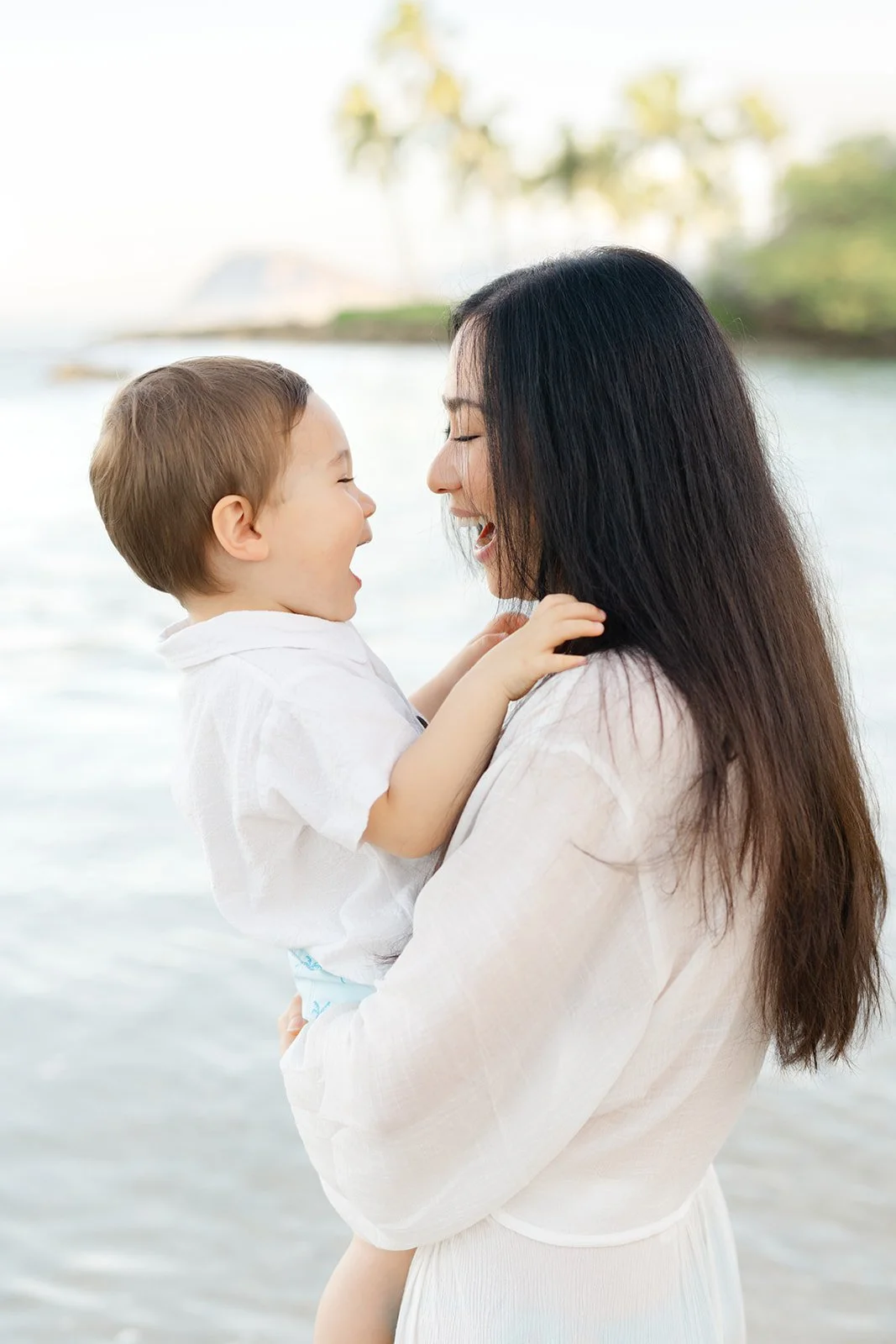 oahu-family-photographer-relaxed-beach-shoot.jpg