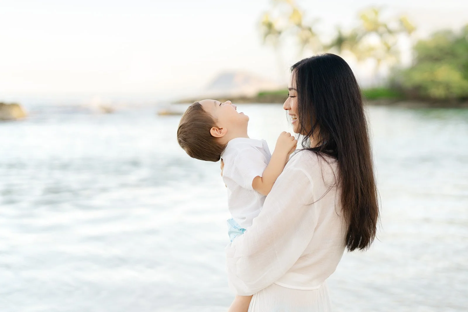 oahu-family-photographer-candid-family-pictures.jpg