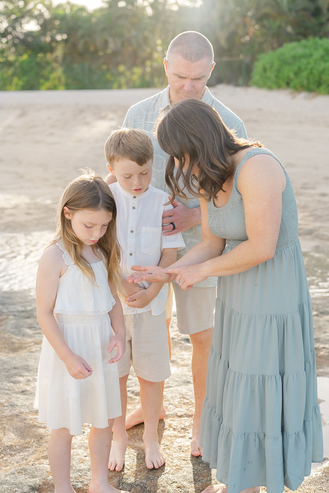 natural-family-photos-mother-and-children-candid.jpg