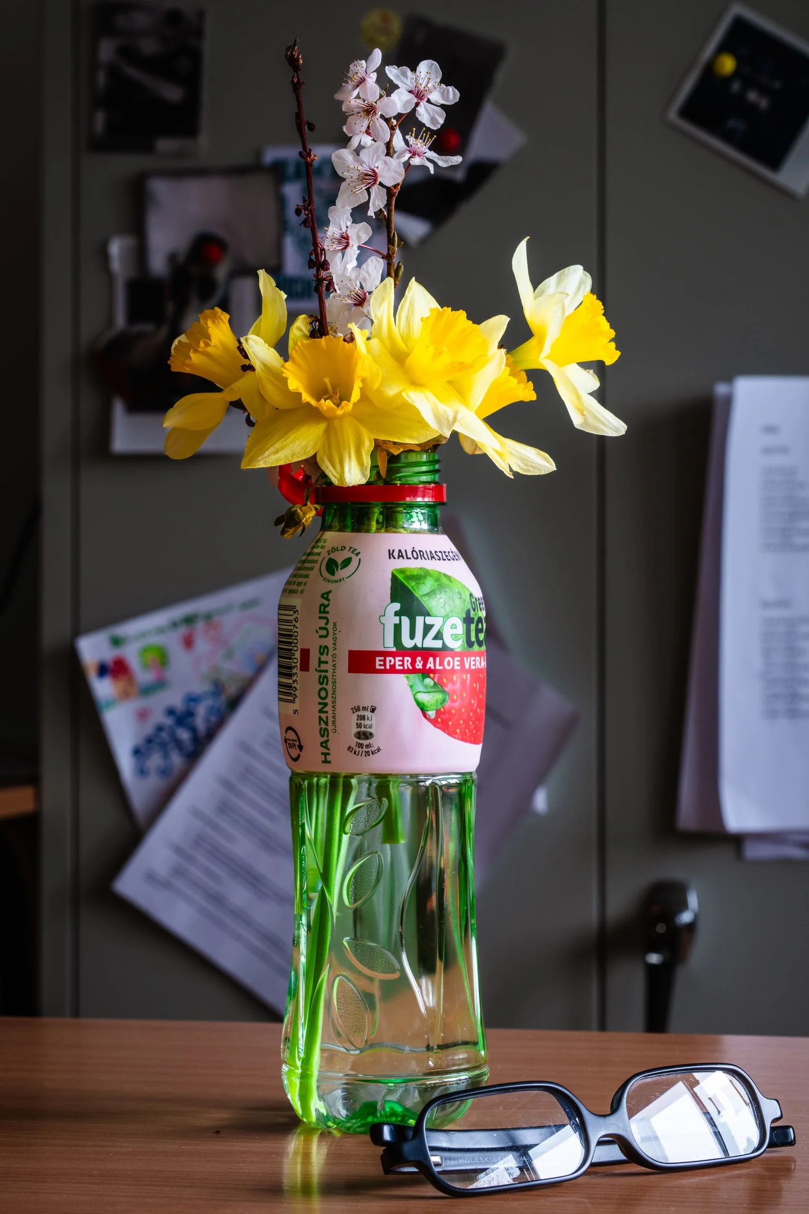 Students created a flower still life in a classroom. 2024.