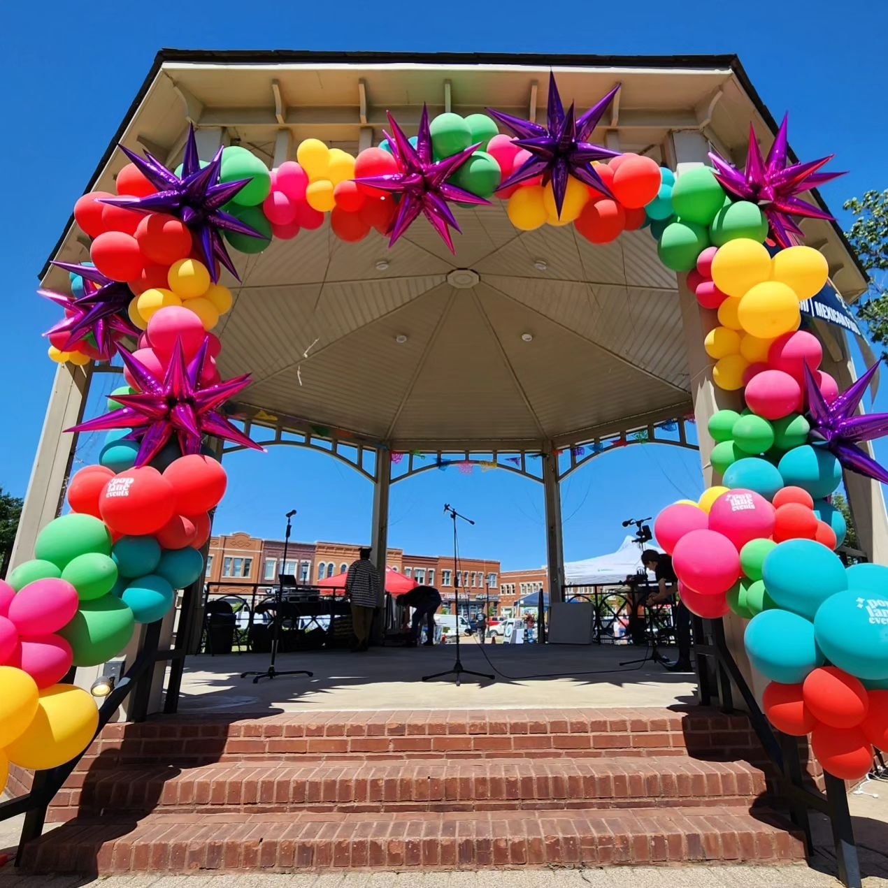 Are you interested in a design of this scale for your Cinco de Mayo celebration?
Head over to our website and fill out our inquiry form, and select BALLOON GARLAND as your design choice! We'll take care of the rest.
If you have questions, call us at 