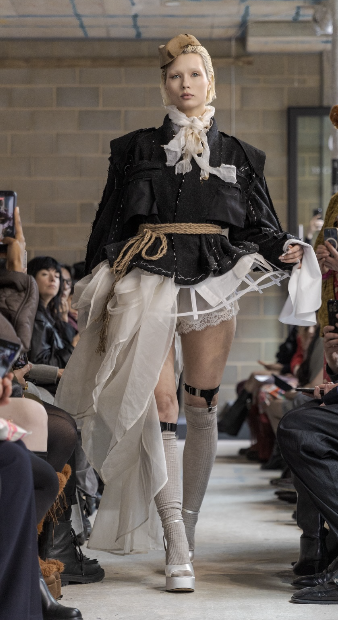 YUHAN AO AW26 RUNWAY