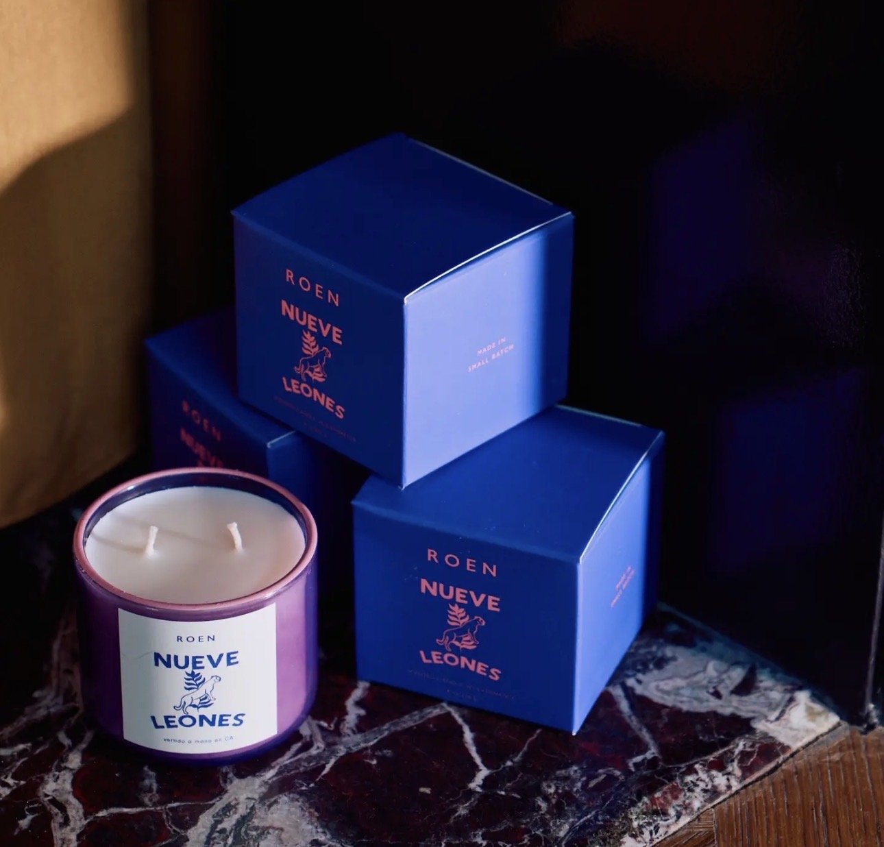 Roen Nueve Leones Candle