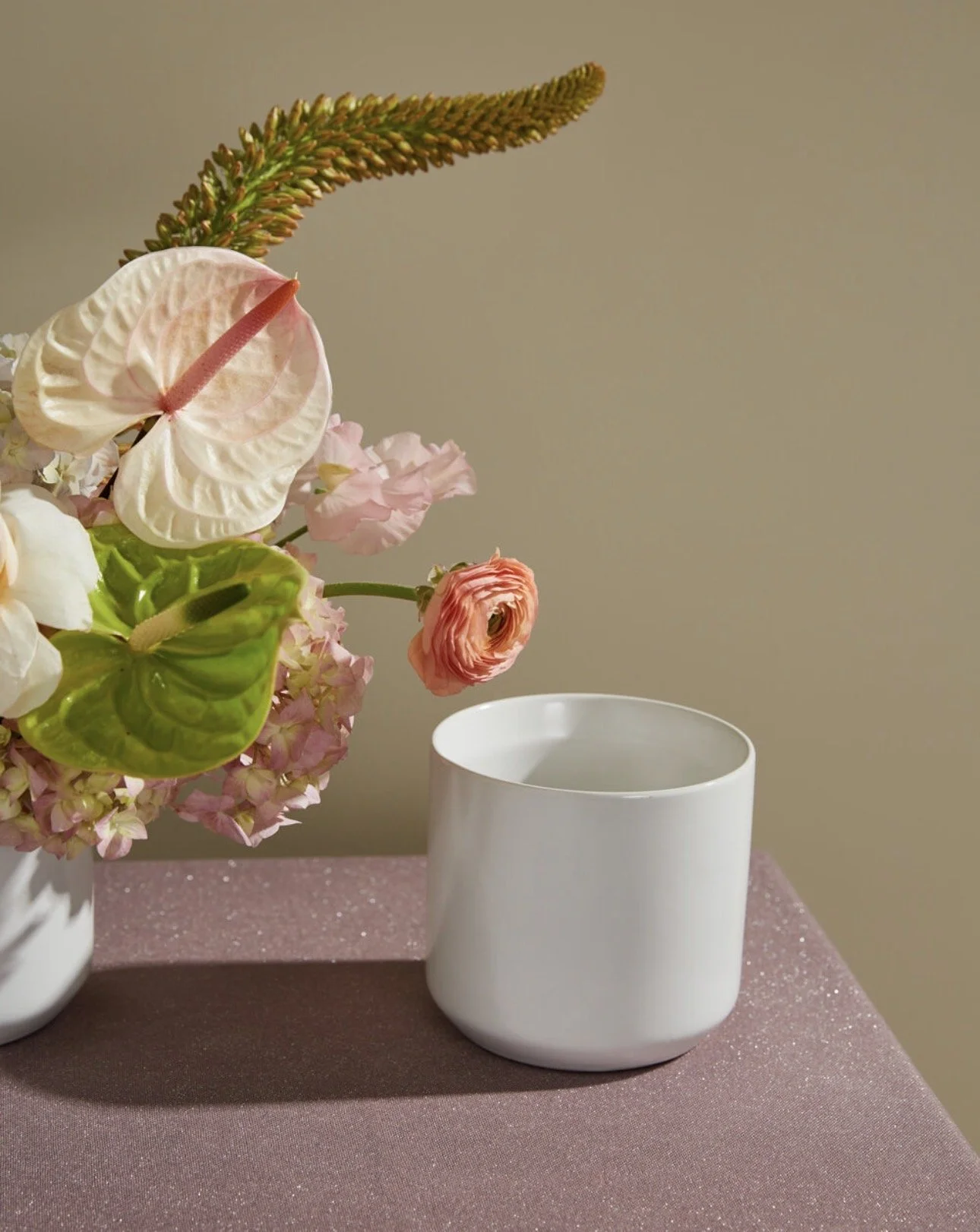 White Kendall Pot
