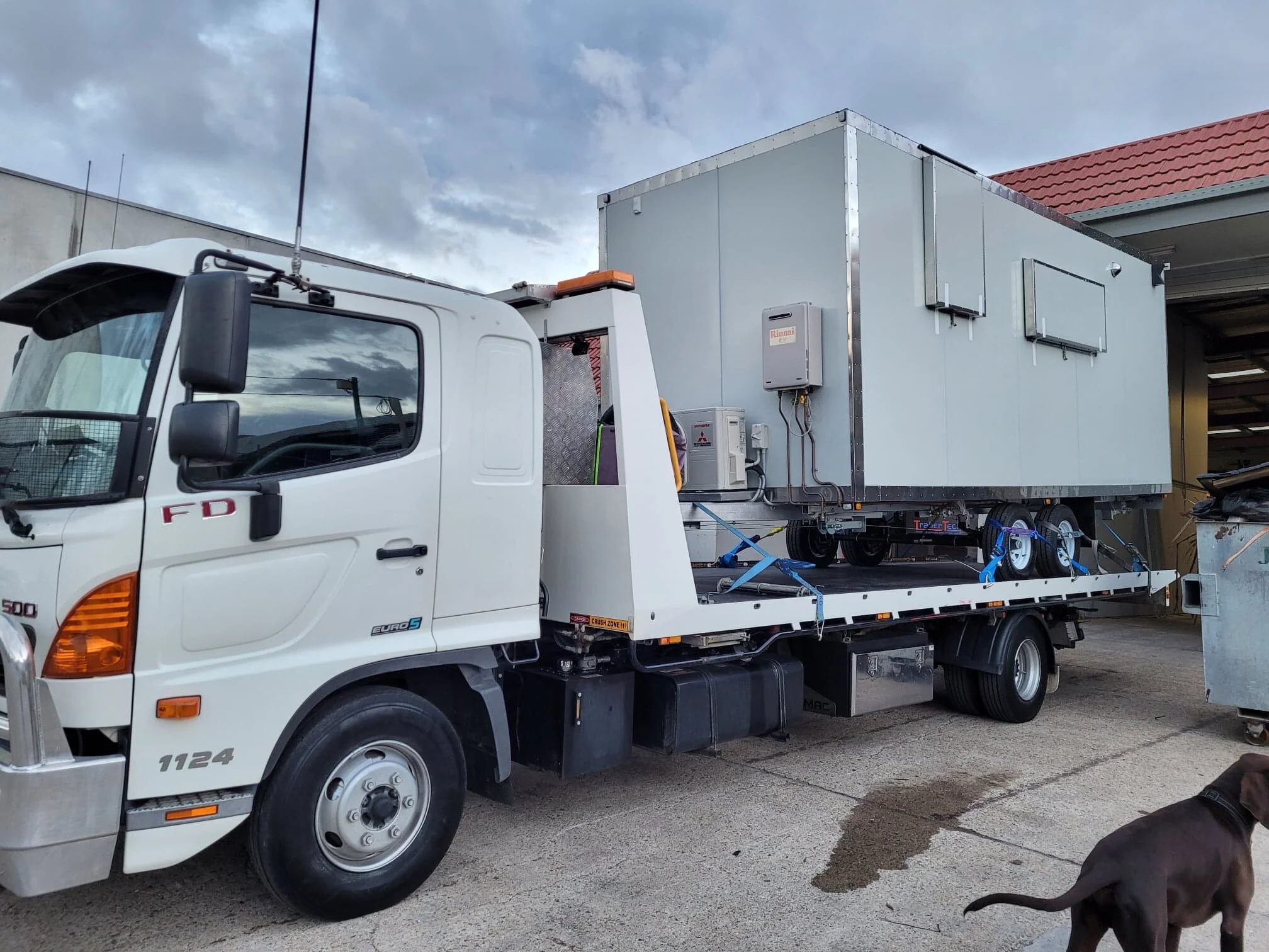 Mobile cabin transport