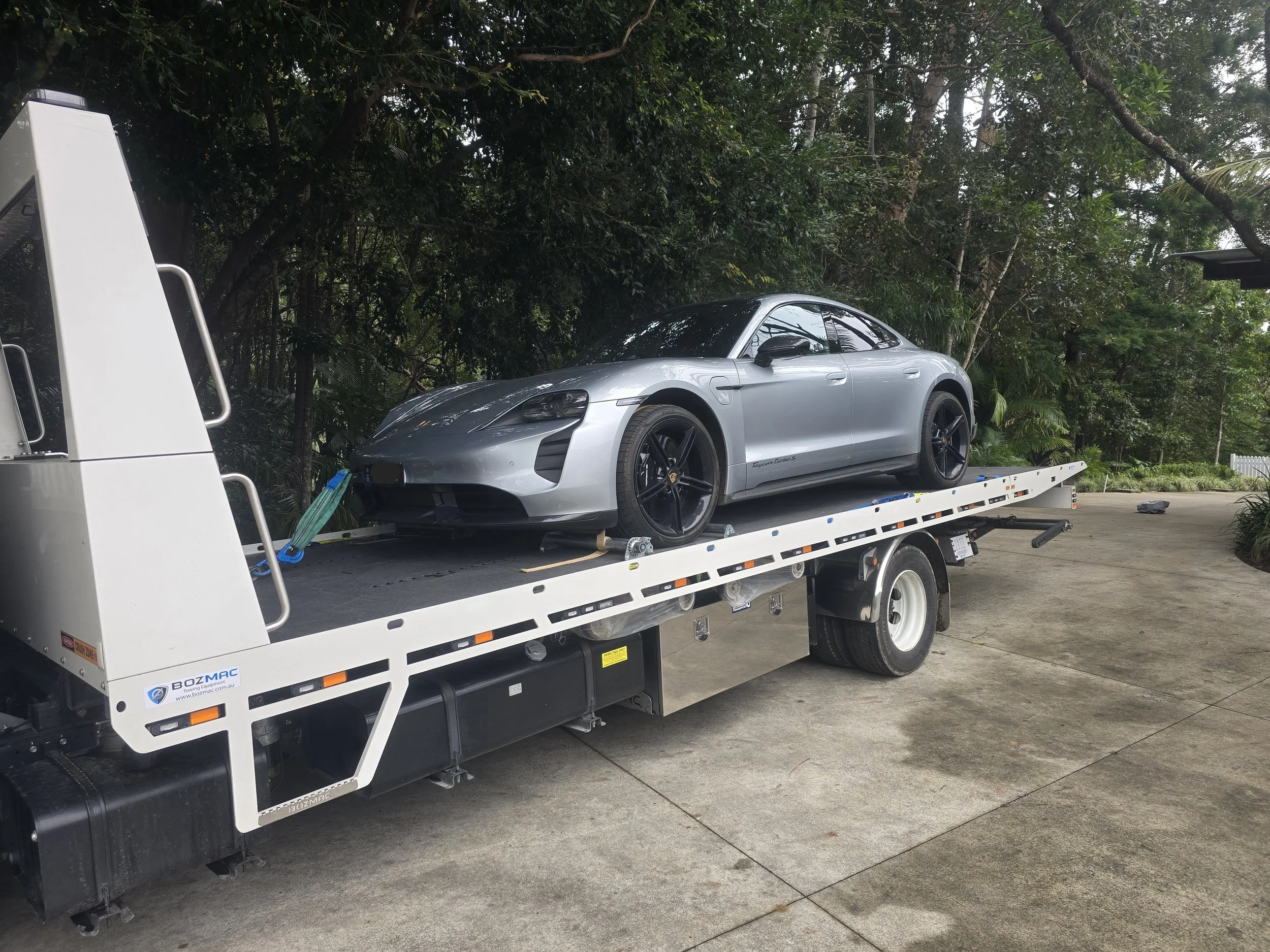 EV Porsche Taycan