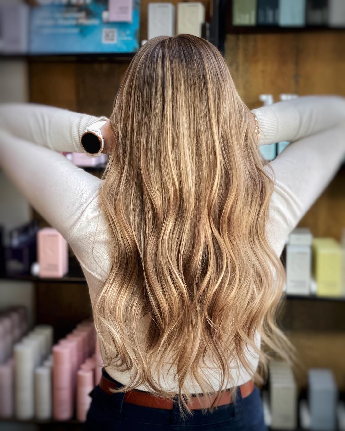 The type of hair that makes you want to go out and show it off 💁🏼&zwj;♀️

Now go out this weekend and show off your fabulous hair by one of the talented @lemondropsalon_bend stylists! And don&rsquo;t forget to tag us ✨