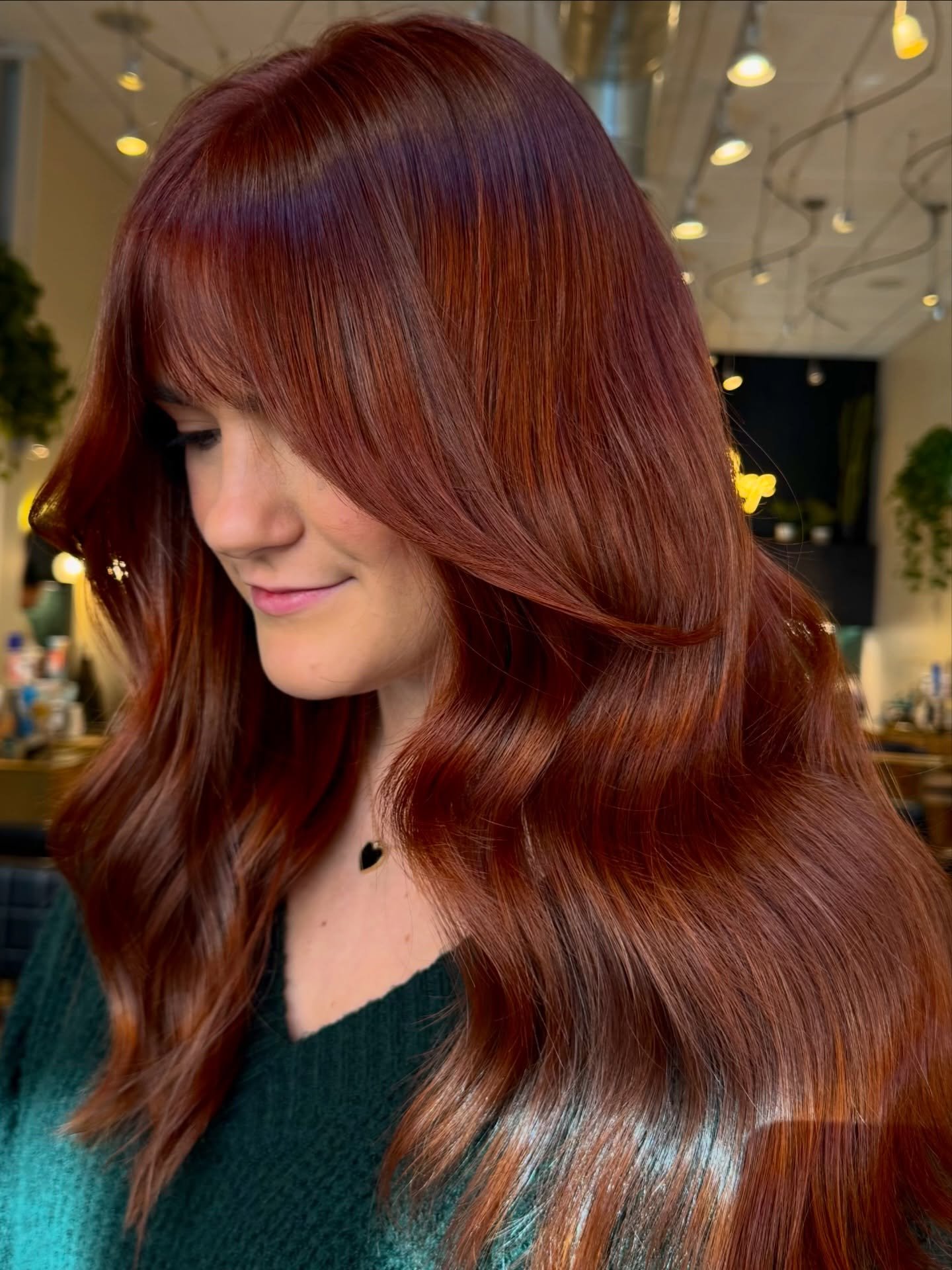 PSSST&hellip; what she really wants for Christmas is a hair appointment 🎄🎅✨ 

We have gift cards in the salon if you need a last minute gift idea, you can also purchase gift cards online!