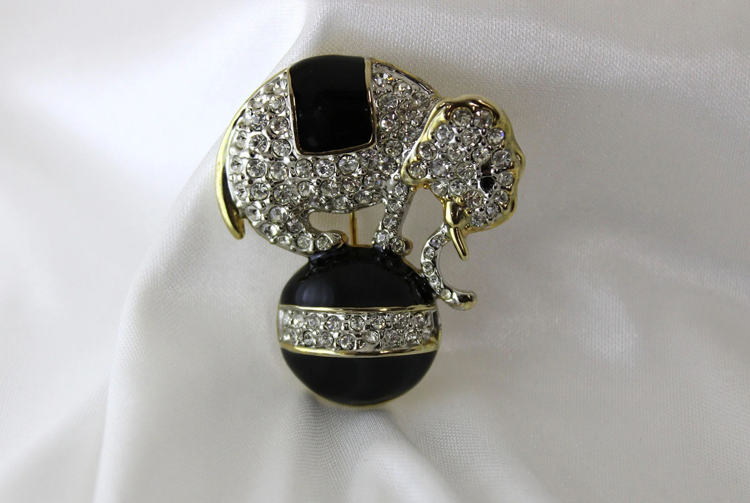 Rosies Vintage and Nik Naks Vintage Carolee Circus Elephant Pave Rhinestone & Black Enamel Brooch Pin