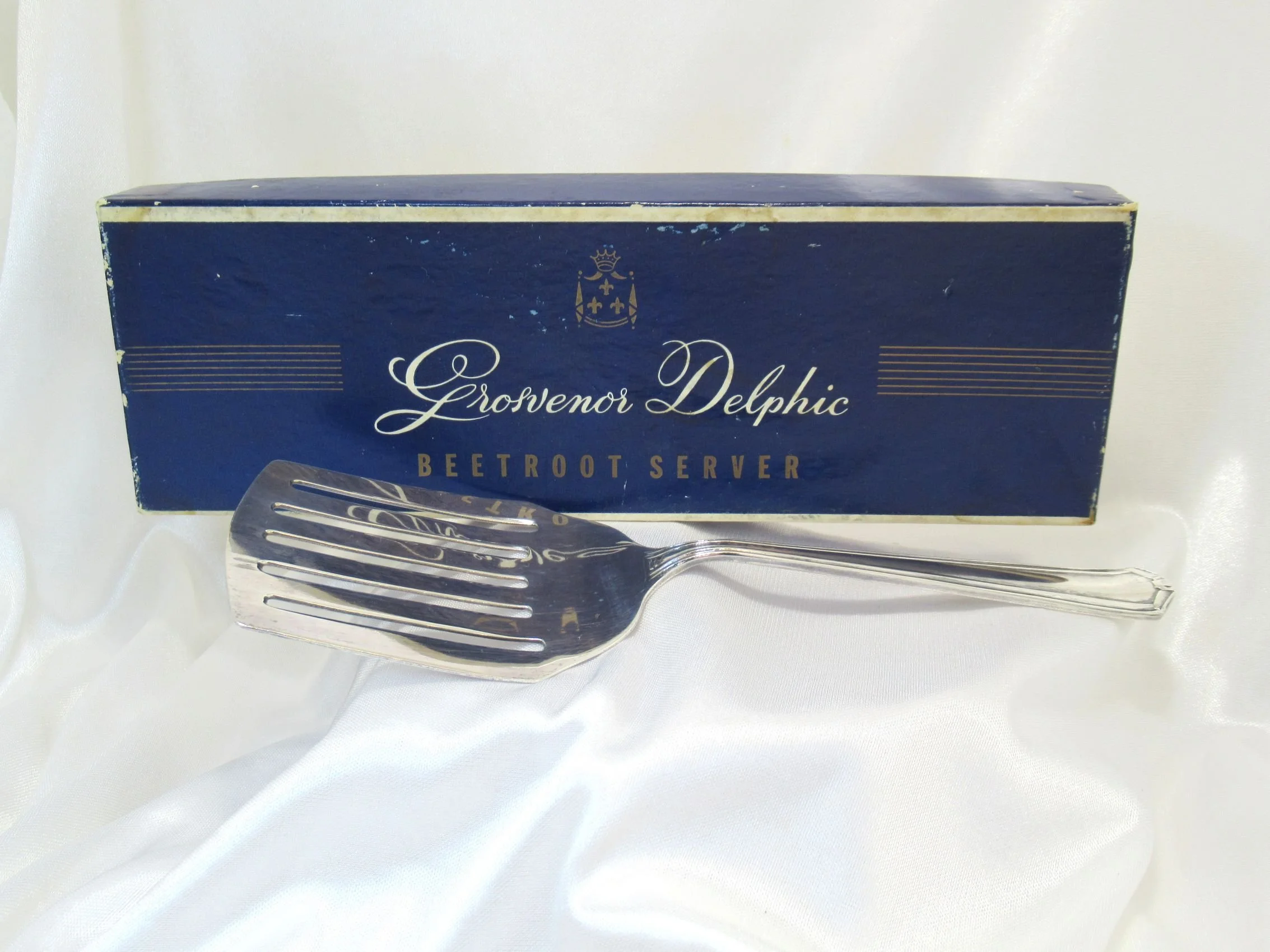 Rosies Vintage and Nik Naks Vintage Silver-Plated EPNS Cutlery Beetroot Server Grosvenor Delphic RODD Australia.