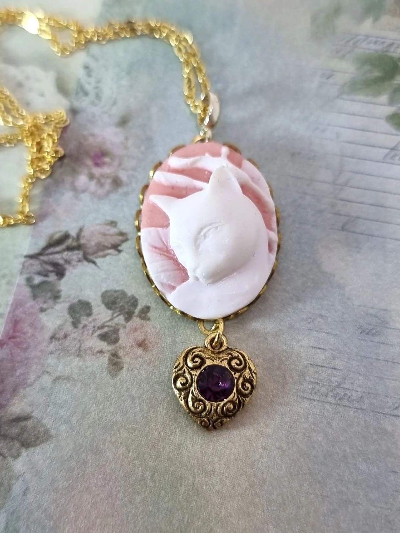 Rosie's Vintage & Nik Naks Handcrafted Vintage Cat Cameo Crystal Heart Pendant Necklace