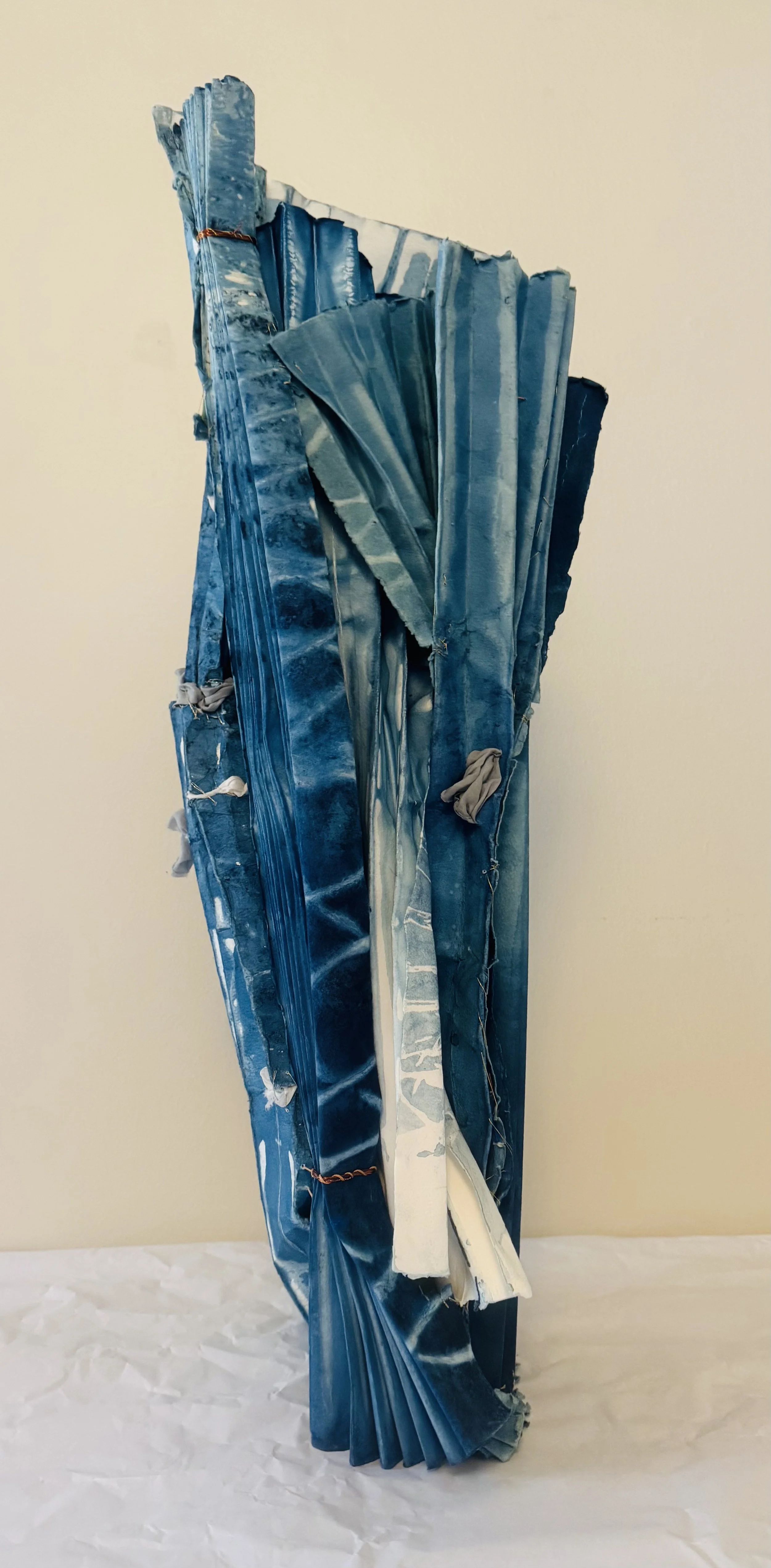 Fiber: Exploration of the Fan: Concealing and Revealing