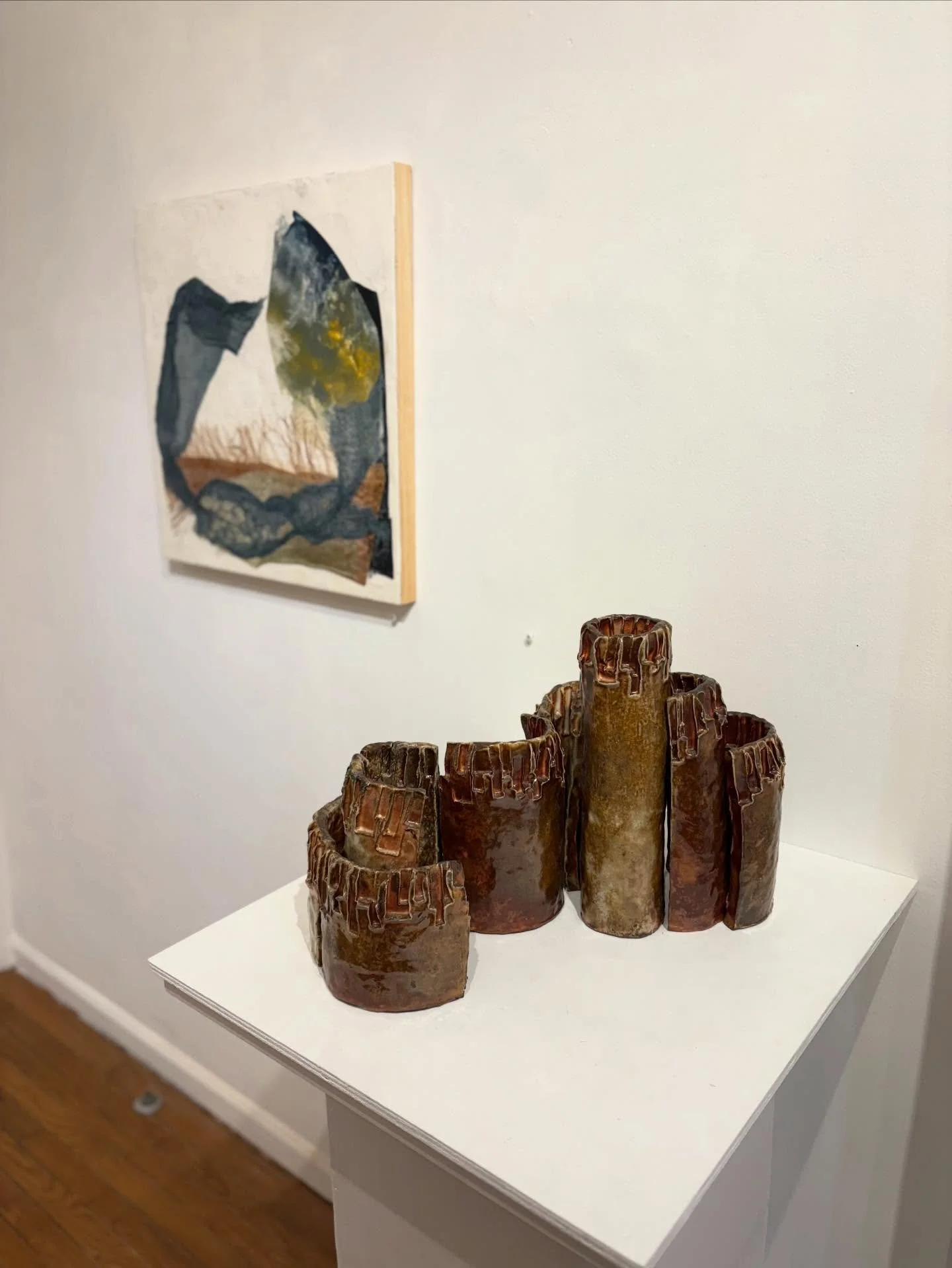On this snowy weekend, see Structure, a duo exhibition of work by Joel Brown and Alaina Enslen! ❄️ @joelbrownpots @alainaenslen 

Brown&rsquo;s &ldquo;ceramic arrays&rdquo; reflect crazy quilts, traditional Japanese wood-firing, and his background as