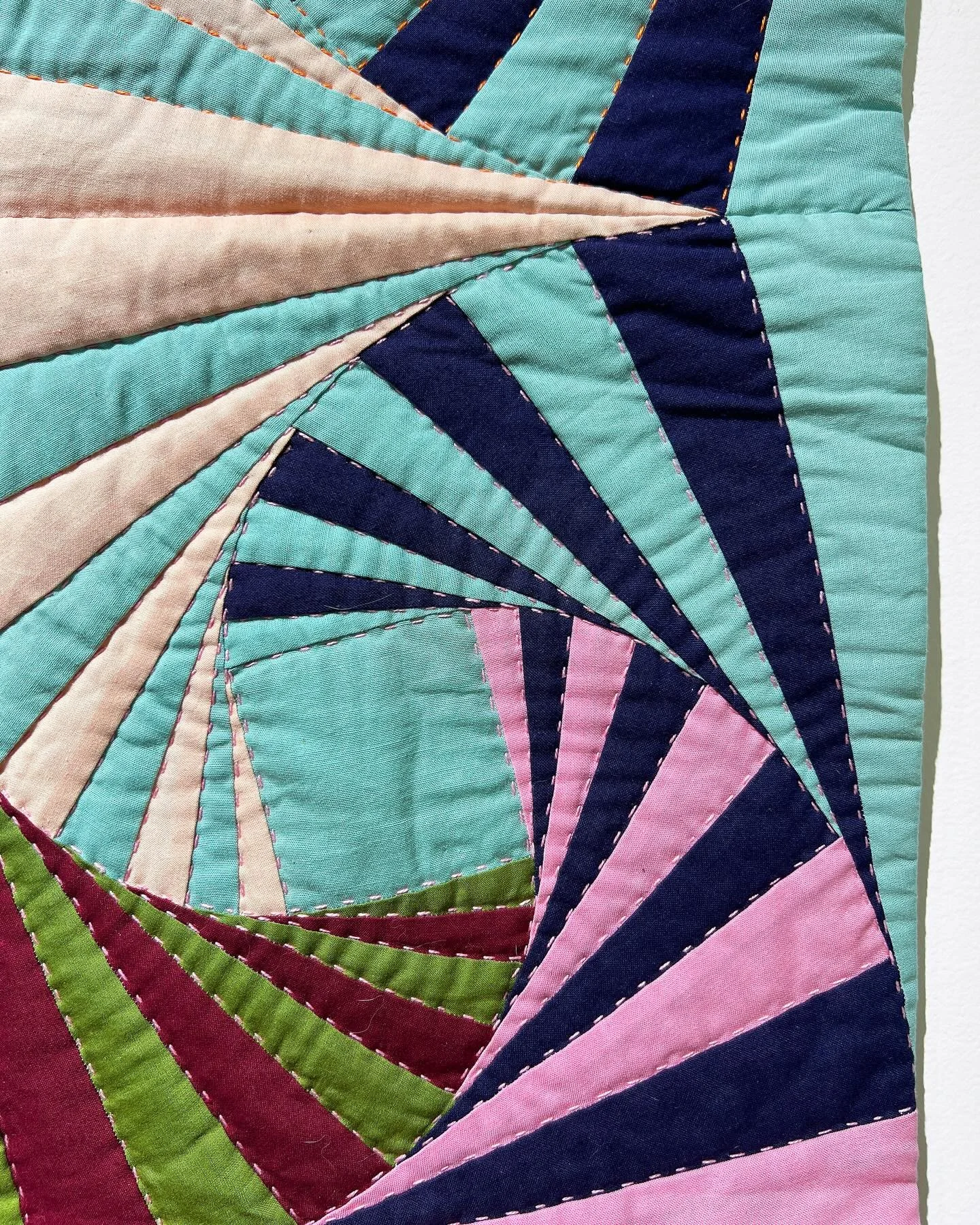 Delicious details from Ahead of the Curve 😍 I can&rsquo;t quite believe that it&rsquo;s only three weeks until I&rsquo;ll be heading up to @my_pacc again to take down the show. 

I&rsquo;m really looking forward to seeing the quilts in that lovely s