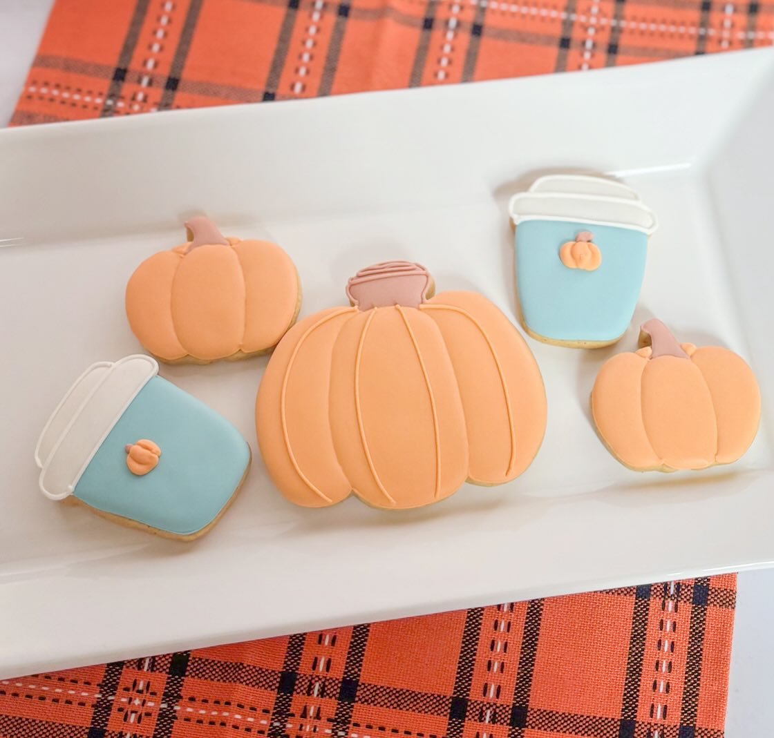 🍂 𝘐𝘵&rsquo;𝘴 𝘵𝘪𝘮𝘦 𝘵𝘰 𝘣𝘳𝘪𝘯𝘨 𝘰𝘶𝘵 𝘢𝘭𝘭 𝘵𝘩𝘪𝘯𝘨𝘴 𝘗𝘶𝘮𝘱𝘬𝘪𝘯 𝘤𝘢𝘶𝘴𝘦 𝘧𝘢𝘭𝘭 𝘪𝘴 𝘰𝘧𝘧𝘪𝘤𝘪𝘢𝘭𝘭𝘺 𝘩𝘦𝘳𝘦! 🎃

We are so excited to share we will be back for  @encorearlington The Best Haunted House Ever on Friday 9/2