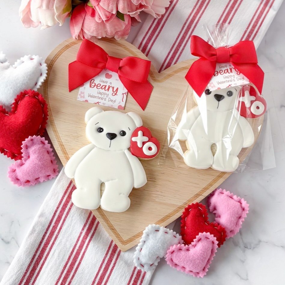 We are Beary excited for this years Valentine&rsquo;s Day cookies! 💕 

These along with our other adorable options will be available for pre-order on our website Sunday evening.
.
.
.
.
.
.
.
.
.

#decoratedcookies #sugarcookies #valentinesday❤️ #be
