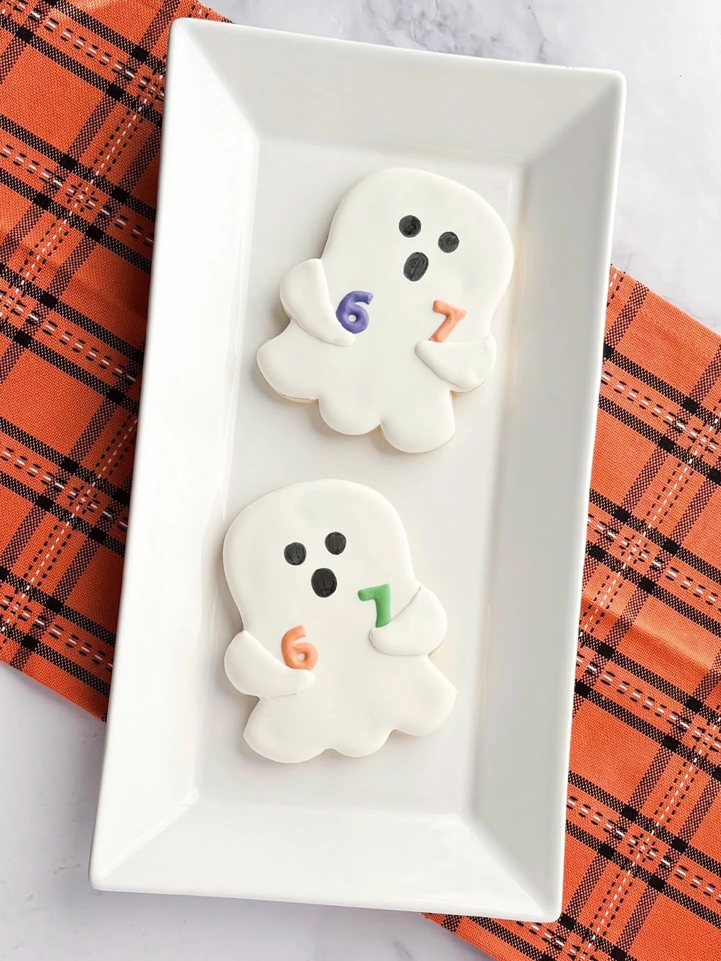 🎃 𝑯𝒂𝒑𝒑𝒚 𝑯𝒂𝒍𝒍𝒐𝒘𝒆𝒆𝒏 👻 

.
.
.
.
.
.
.
.
.
.
.
 #decoratedcookies #sugarcookies #dmvfoodie #dmvcookies #halloweencookies🎃👻 #ghostcookies #cookiesofarlington #arlingtonva #rosasbakingco #supportsmallbusiness
