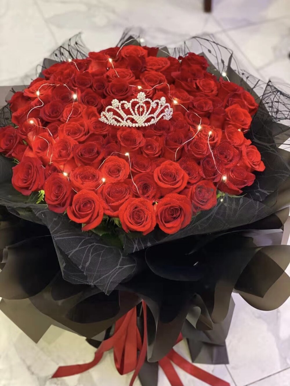 99 Roses with Crown — Art Flower