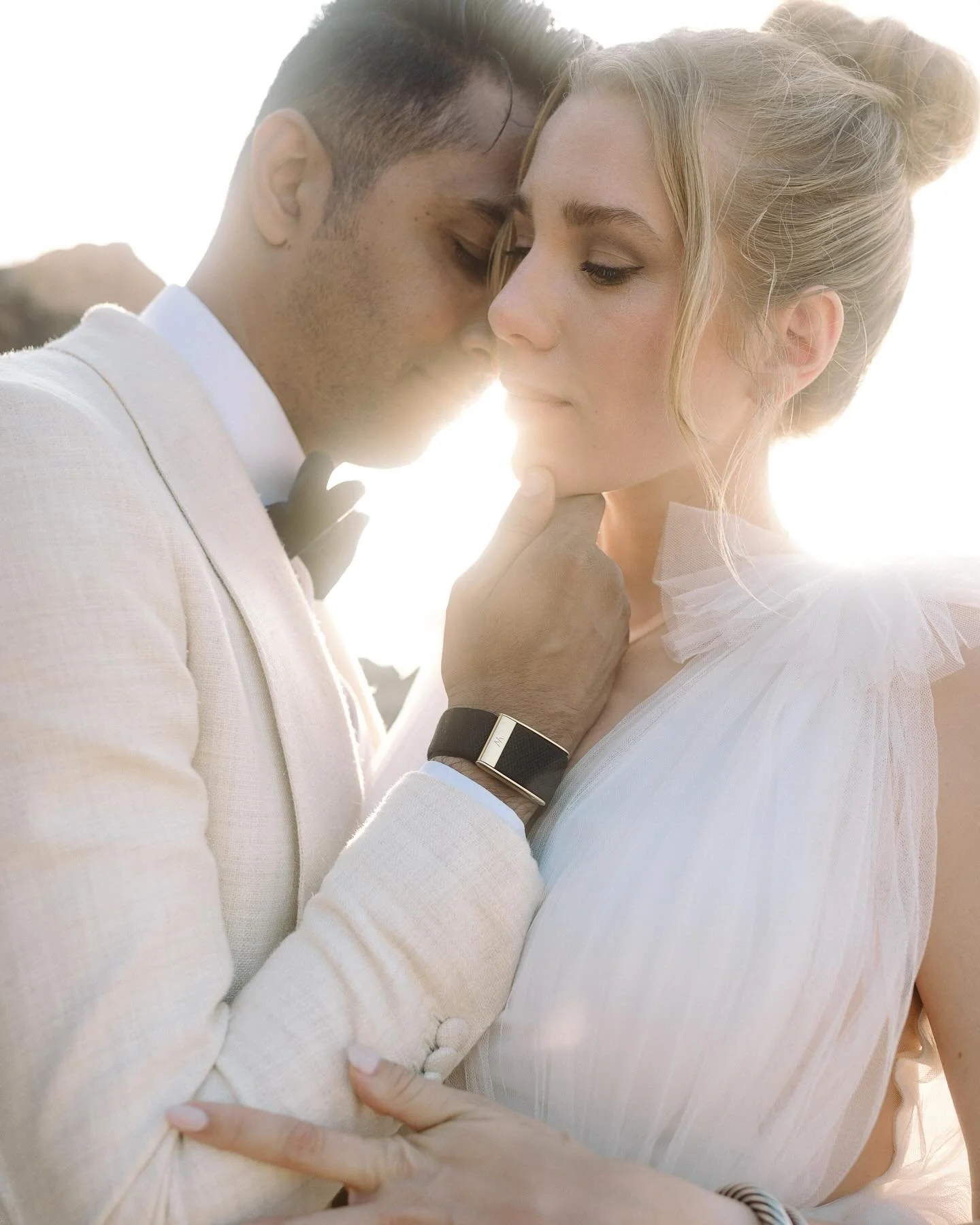Jane &amp; Aakash, delivering a fort romance with a side of whimsy.

Shot on: Nikon Z9 @nikonindiaofficial
Planned by @balajiaffairs
Location @mundotapalace