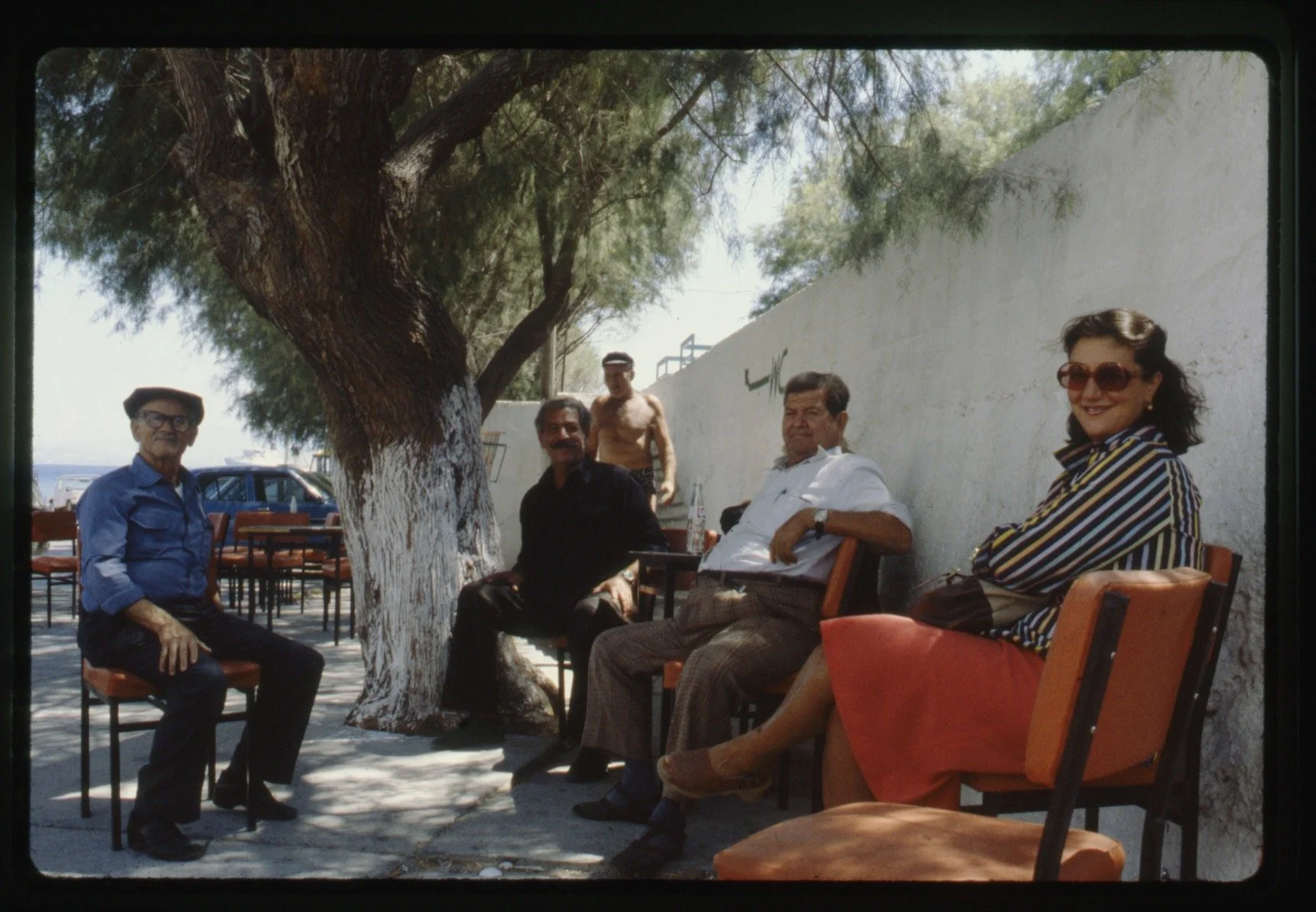 Mary Whitten with friends along the harbour (1979). Photograph by Jack Whitten.