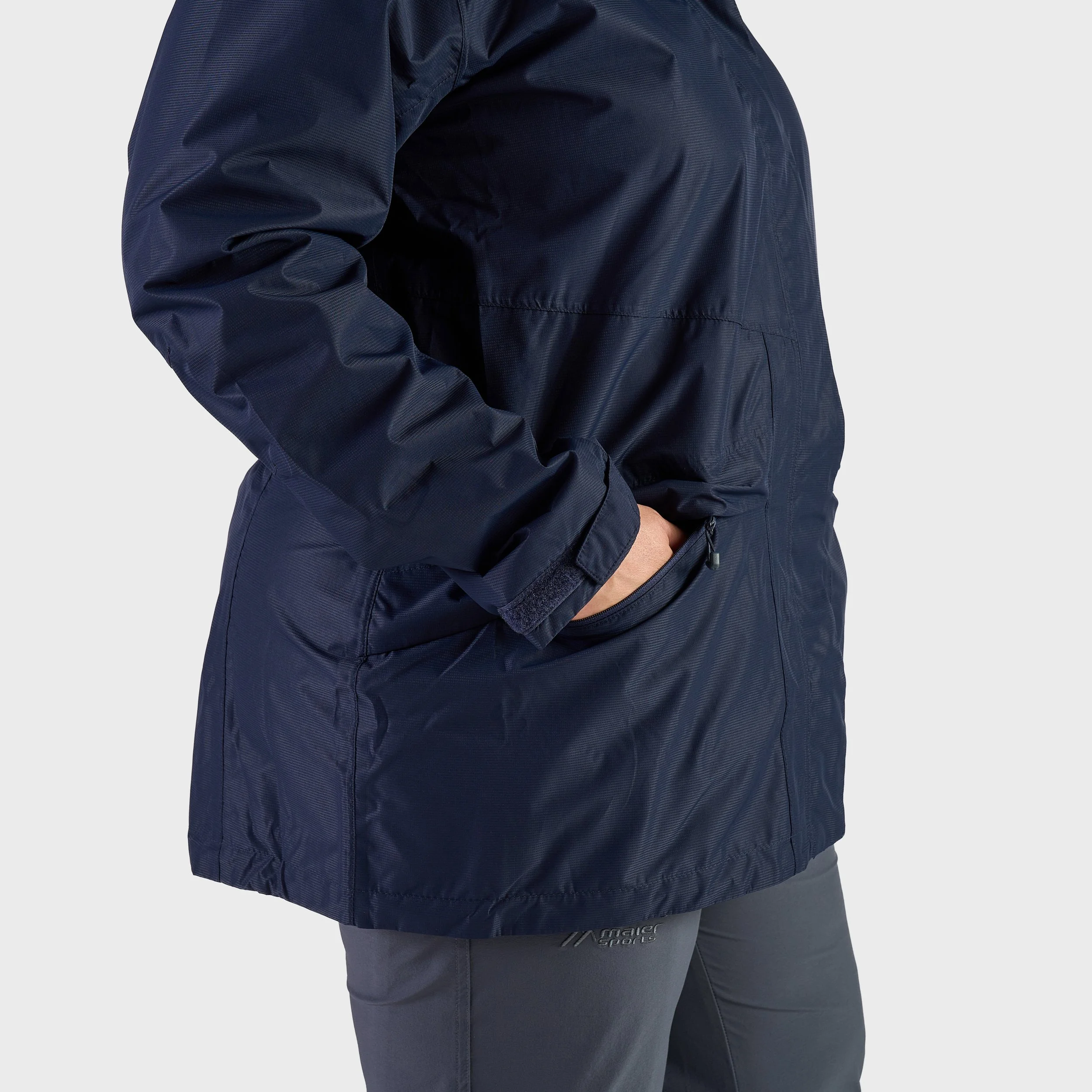 Vampire June 2025 155 (Nat Rosa) REBECCA7728.jpg