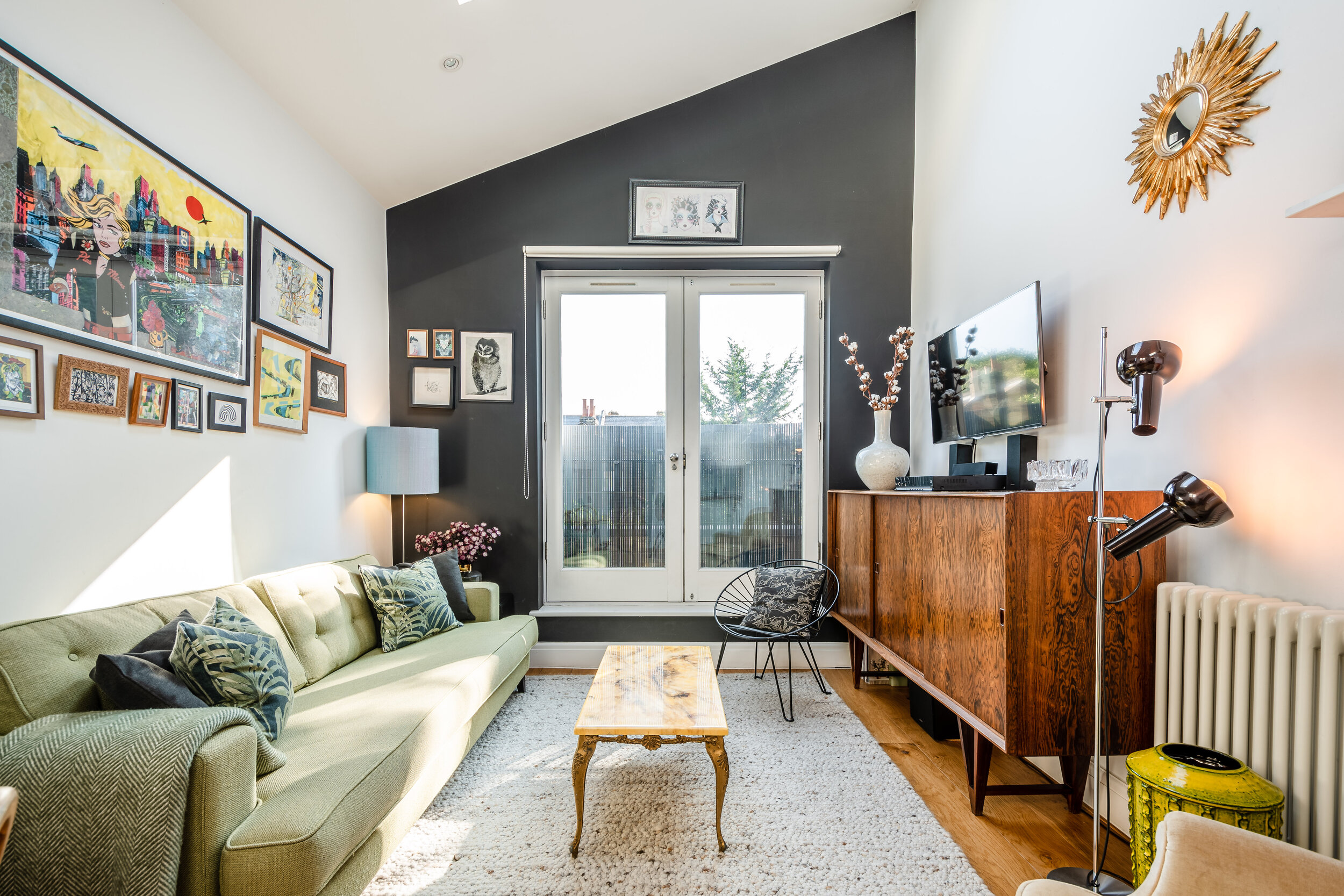 Chatsworth Rd 160 Flat B - Reception (3).jpg