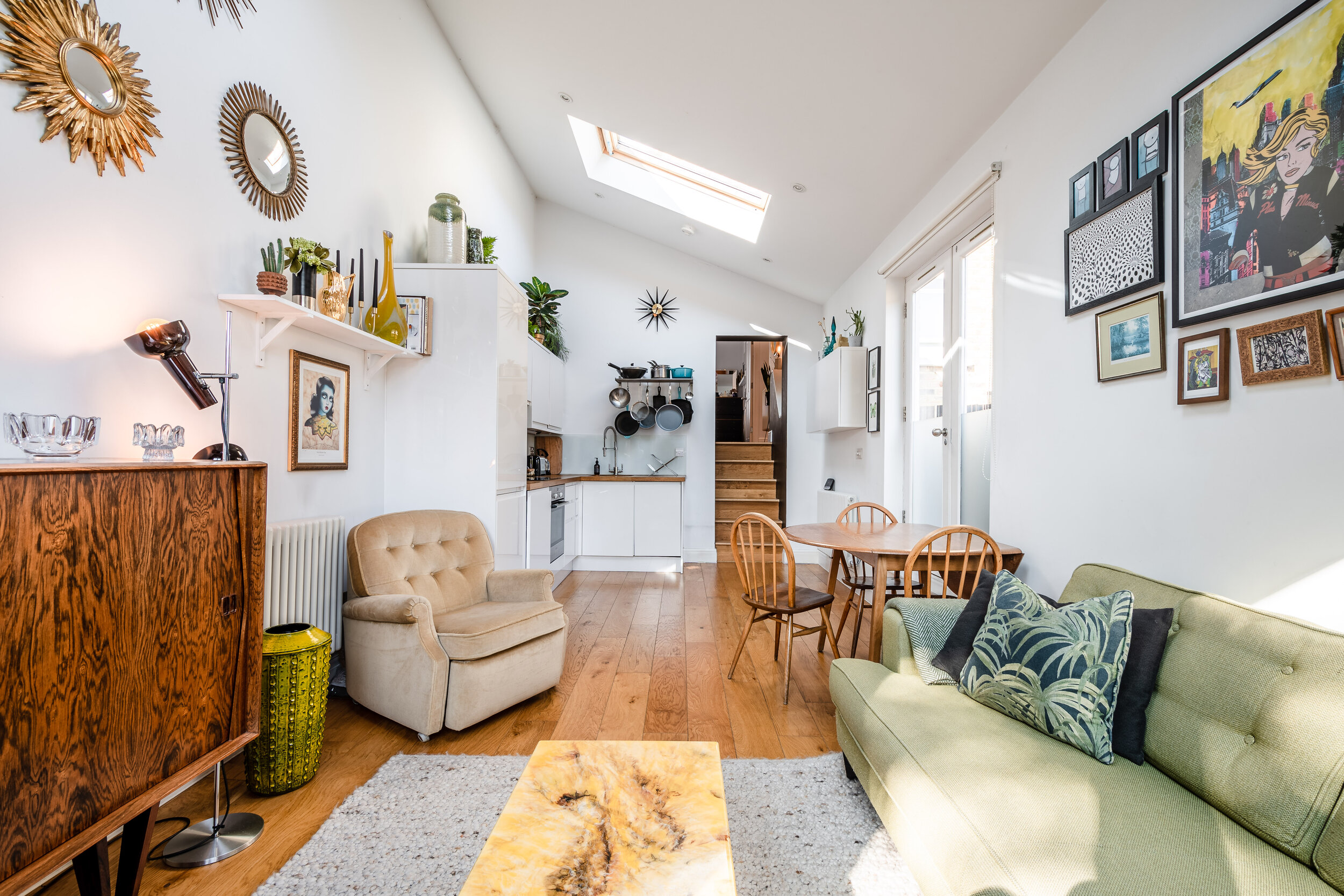 Chatsworth Rd 160 Flat B - Reception (4).jpg