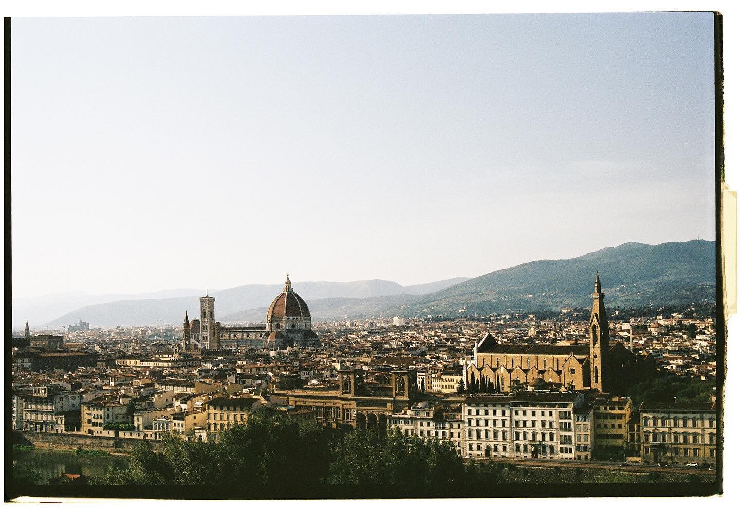 See you tomorrow 
.
#destinationwedding #gustavosimoesphotography #florence #italy