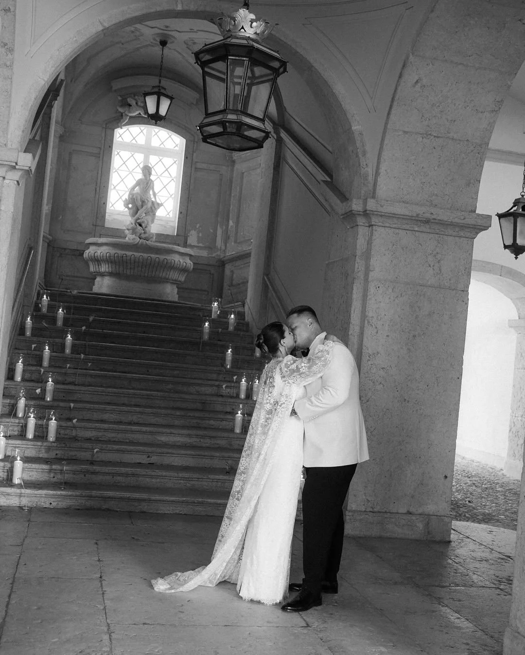 Barbara from Brazil and Carl from Sweden decided to throw down the most elegant wedding in Portugal at Palacio do Correia Mor. 
Congratulations @barbarakbruschi &amp; @bpbcfw !

Amazing wedding team:
@domaweddings 
@palaciodocorreiomor 
@maria_fernan