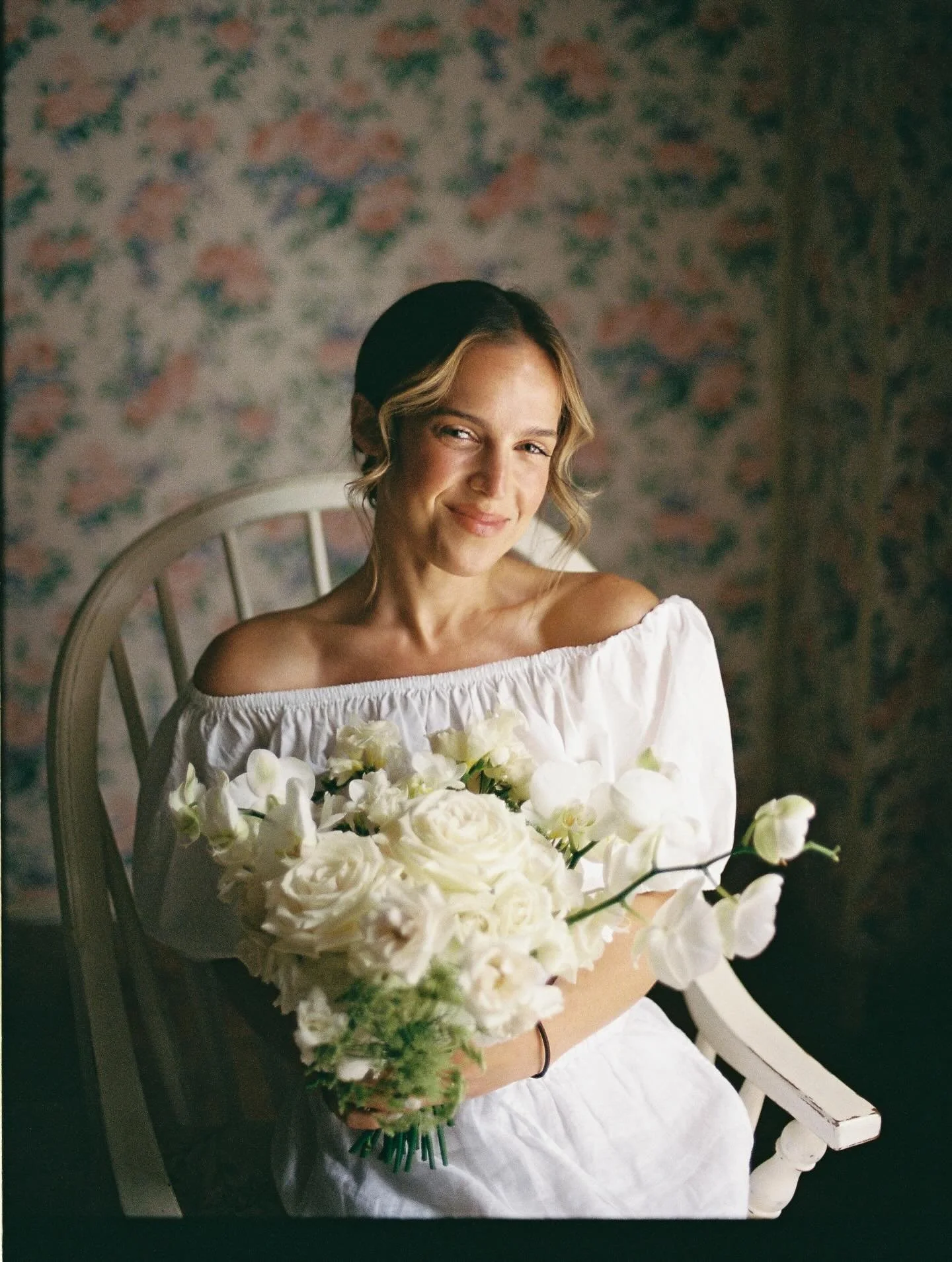 Beautiful @urmilybrown 🖤

#bride #gettingreadyforwedding #analogphotography #weddingphotography