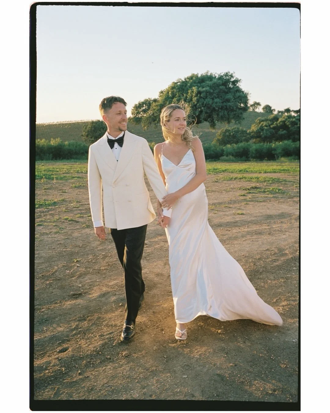 Preview of @olivialinch &amp; @martinlinch wedding in @montedoramalho on film 🎞️ 

Video with @dapalmafilms 

Developed by @formosafilmlab 

#analogweddingphotographer #destinationweddingphotographers #montedoramalho #alentejowedding #alentejo