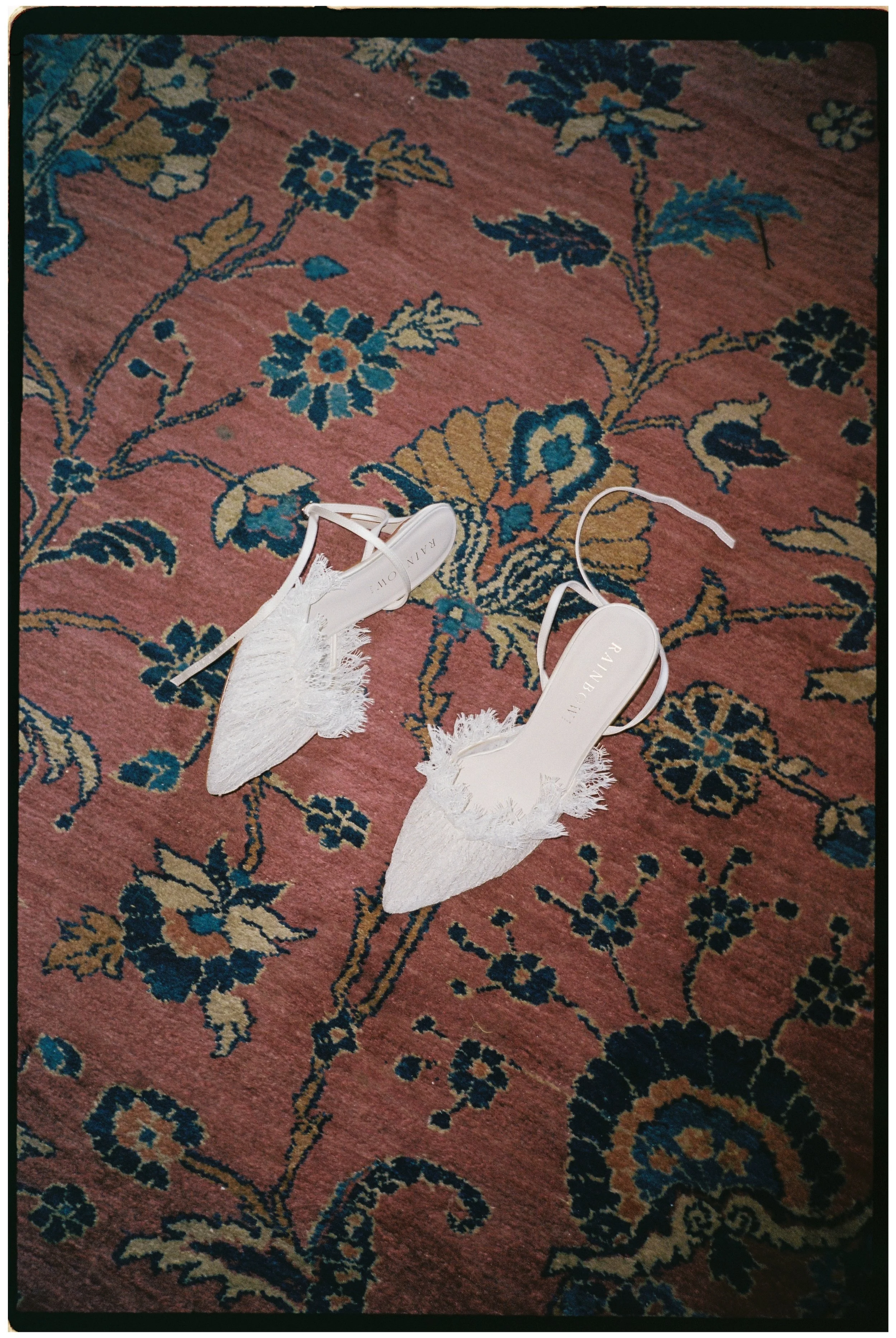 bridal-shoes-wedding-details-palacio-correio-mor-portugal.jpg