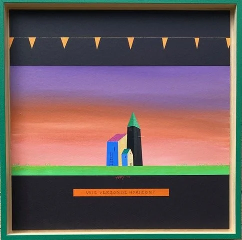 Schilderij Wie verzon de horizon? van Aart de Lange Pzn: gekleurde huizen en een toren met groen dak op een groene horizon onder een paars-oranje lucht