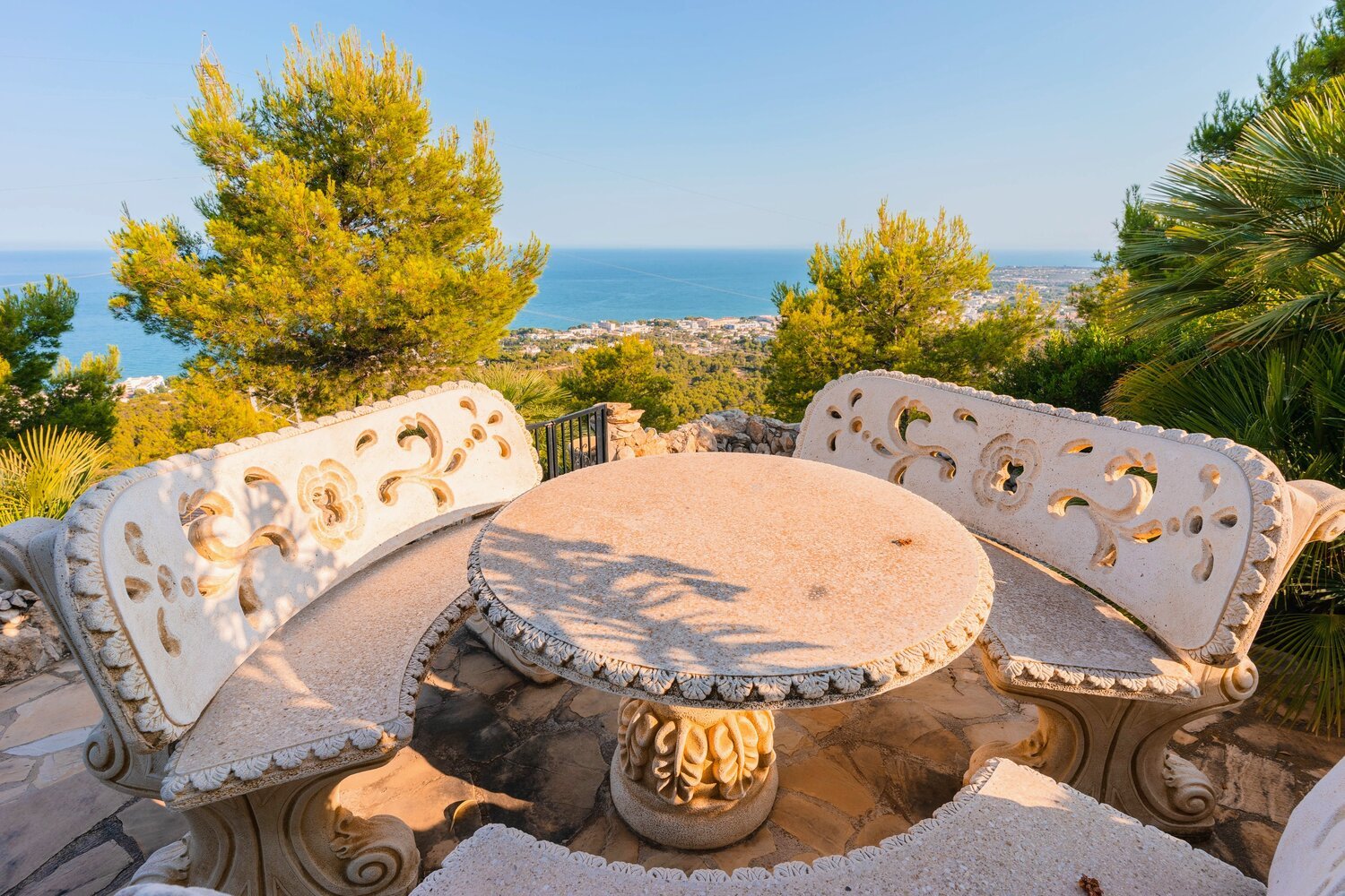 Terrasse en pierre de Breizas