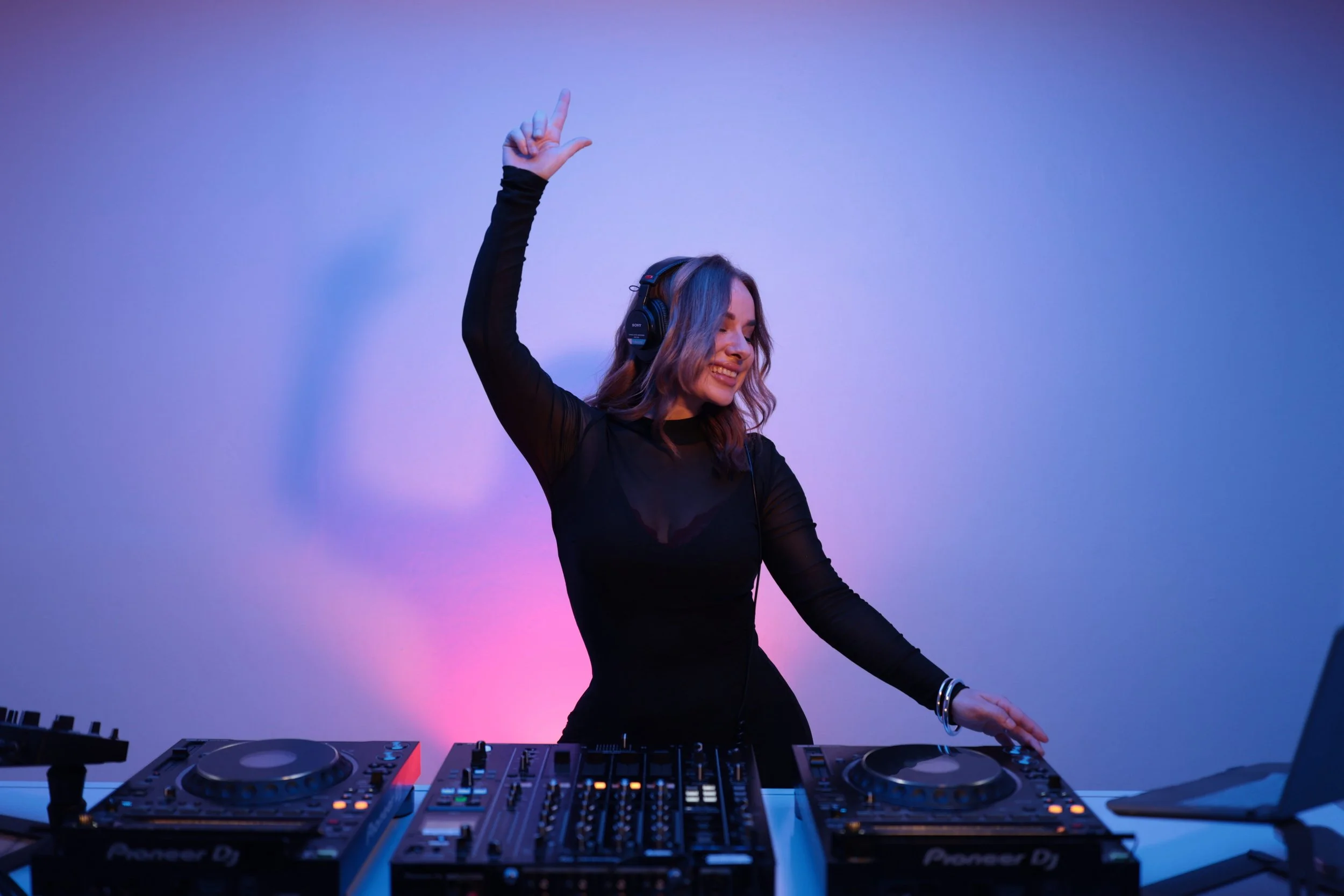 DJ B