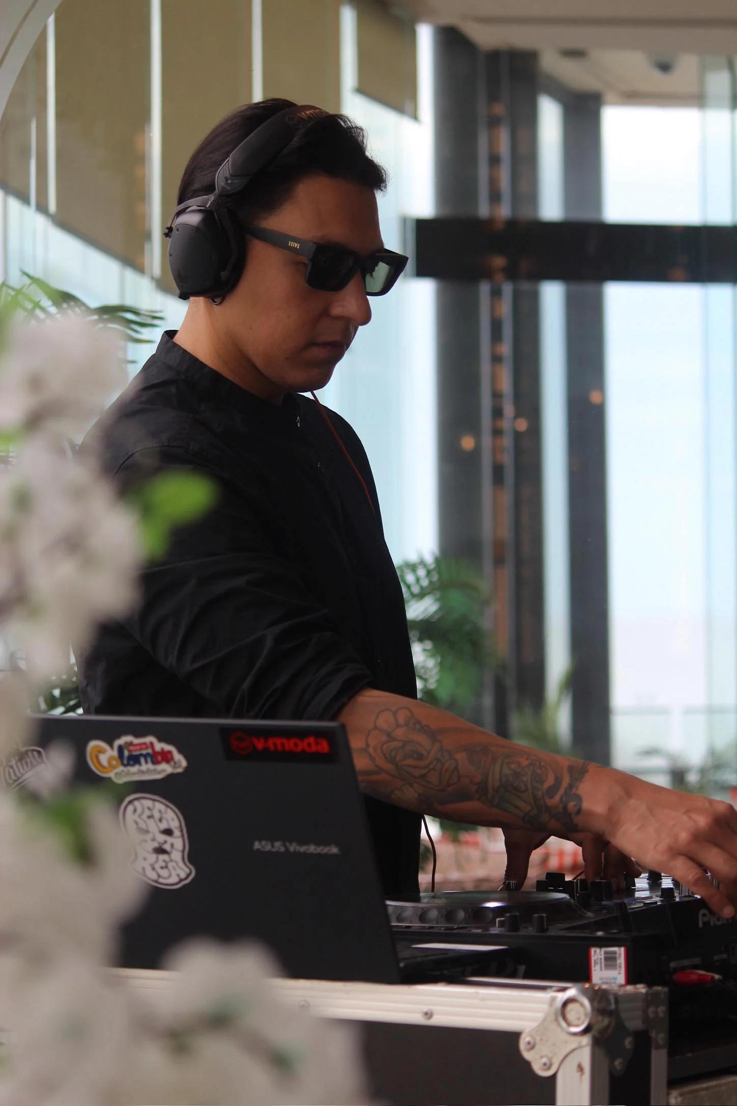 ZEAN HERRERA DJ RNB OPEN FORMAT LATIN HOUSE TECH BRISBANE