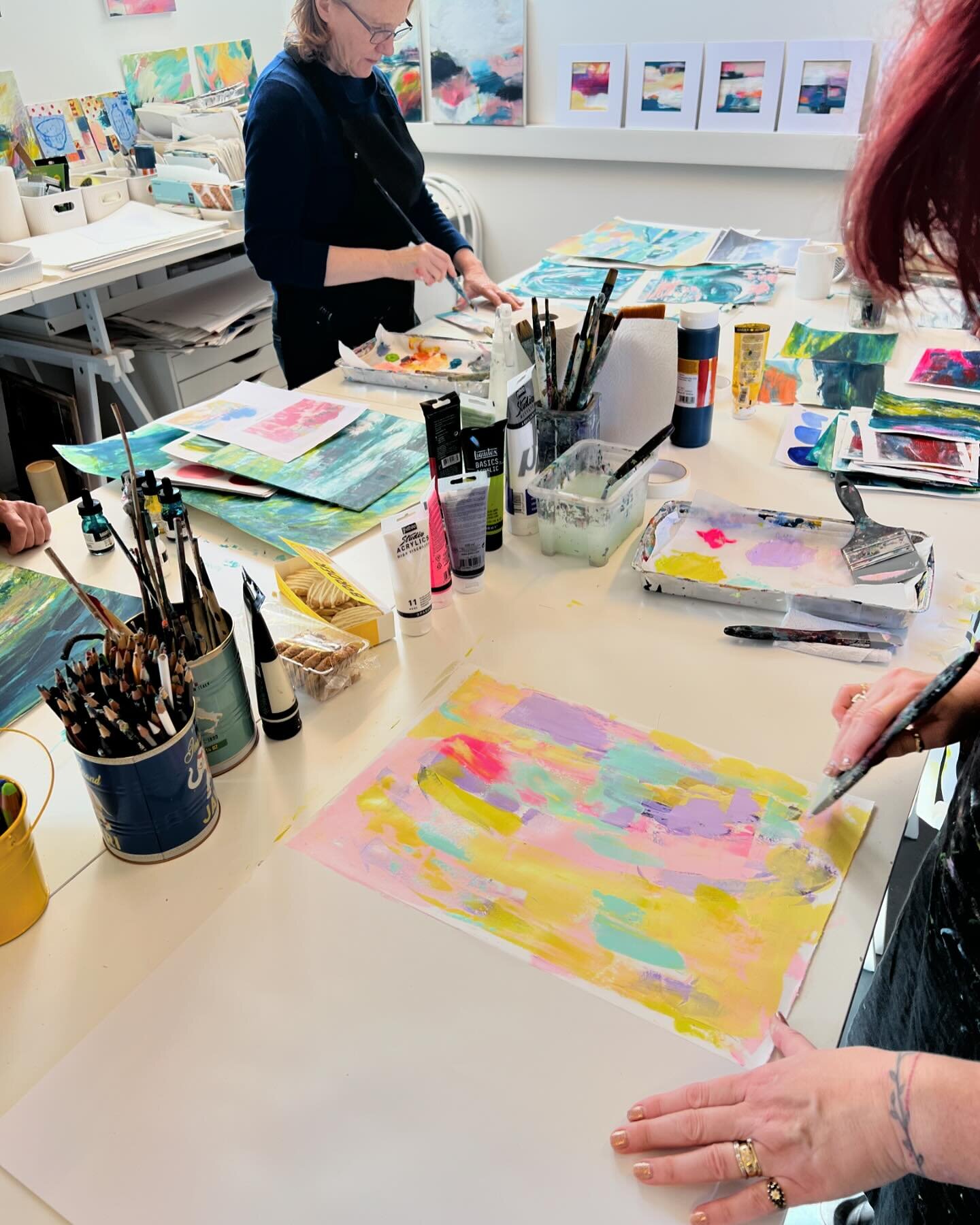 Come and join my super talented bunch of students in the new batch of courses and workshops listed on my website! 

Complete beginners are welcome as well as more experienced artists, All you need is a love of colour and a desire to paint! No judgeme