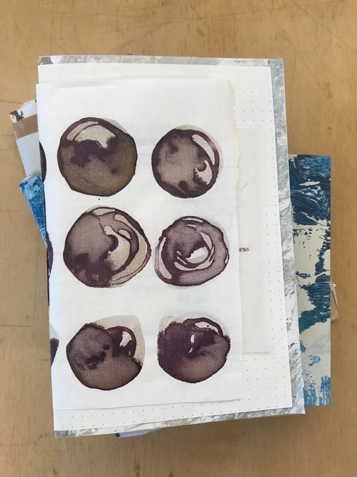 Come and join me for a variety of creative workshops and courses, including this brand new 2 day workshop 'for the love of paper!' 

Two relaxing days decorating quality papers with ink, gelli  printing, writing , paint and more, spending the second 