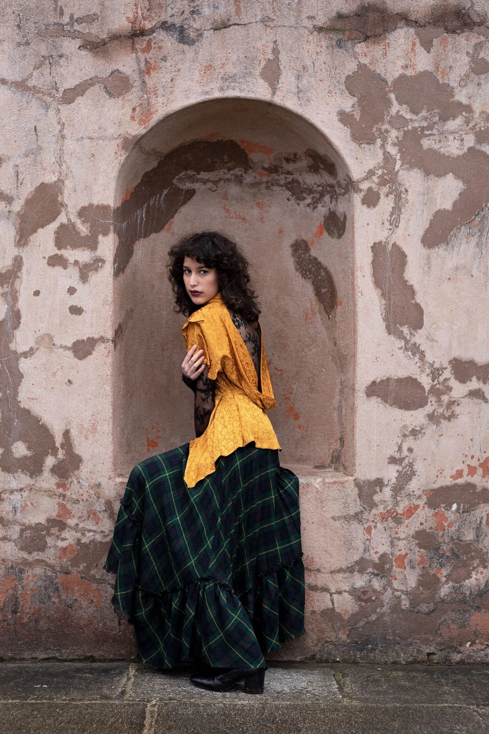 04_Gothic-Plaid_Cronan-Creagh_Film Fashion Editoral Photography_.jpg.jpg