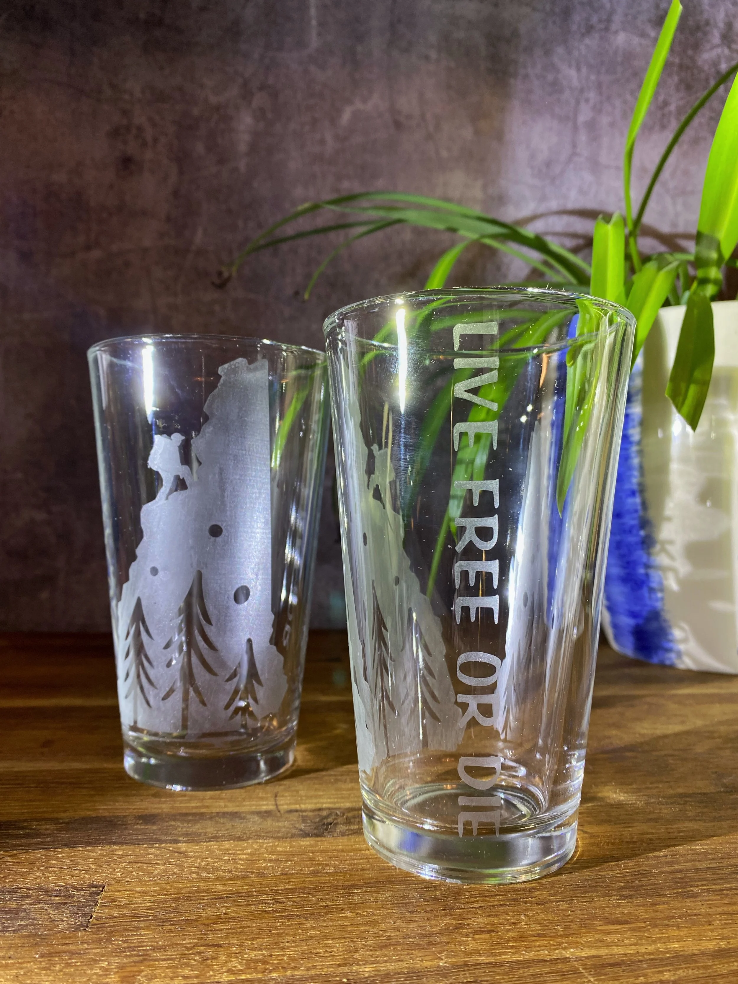 GLE-1101-01X Pint Glass, NH Hike Up Trees, LFOD 002.JPG