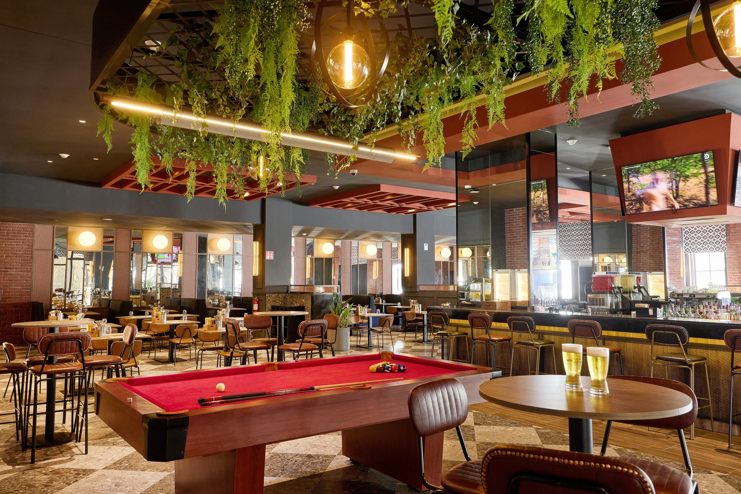GNC-AMERICAN COUNTRY AND SPORT BAR1565.jpg