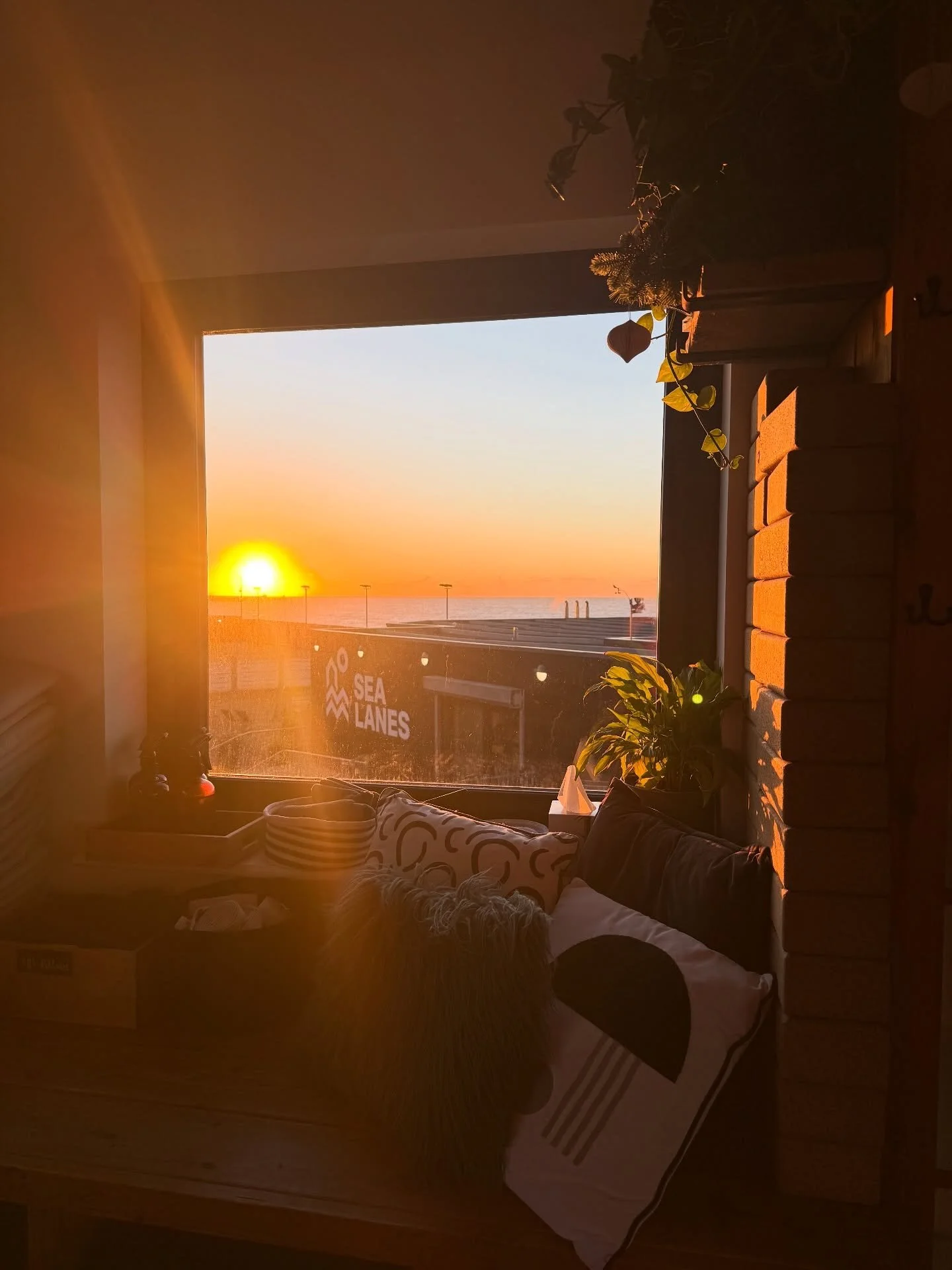 Mornings at Luna wave are quite something! 

Our 7ams are getting busy, so please do book ahead if you want to join us and remember that Thursdays start at the new earlier time of 6:45am 🌅

See you soon 🌙🌊🌀🌞✨

Should all our early mornings start