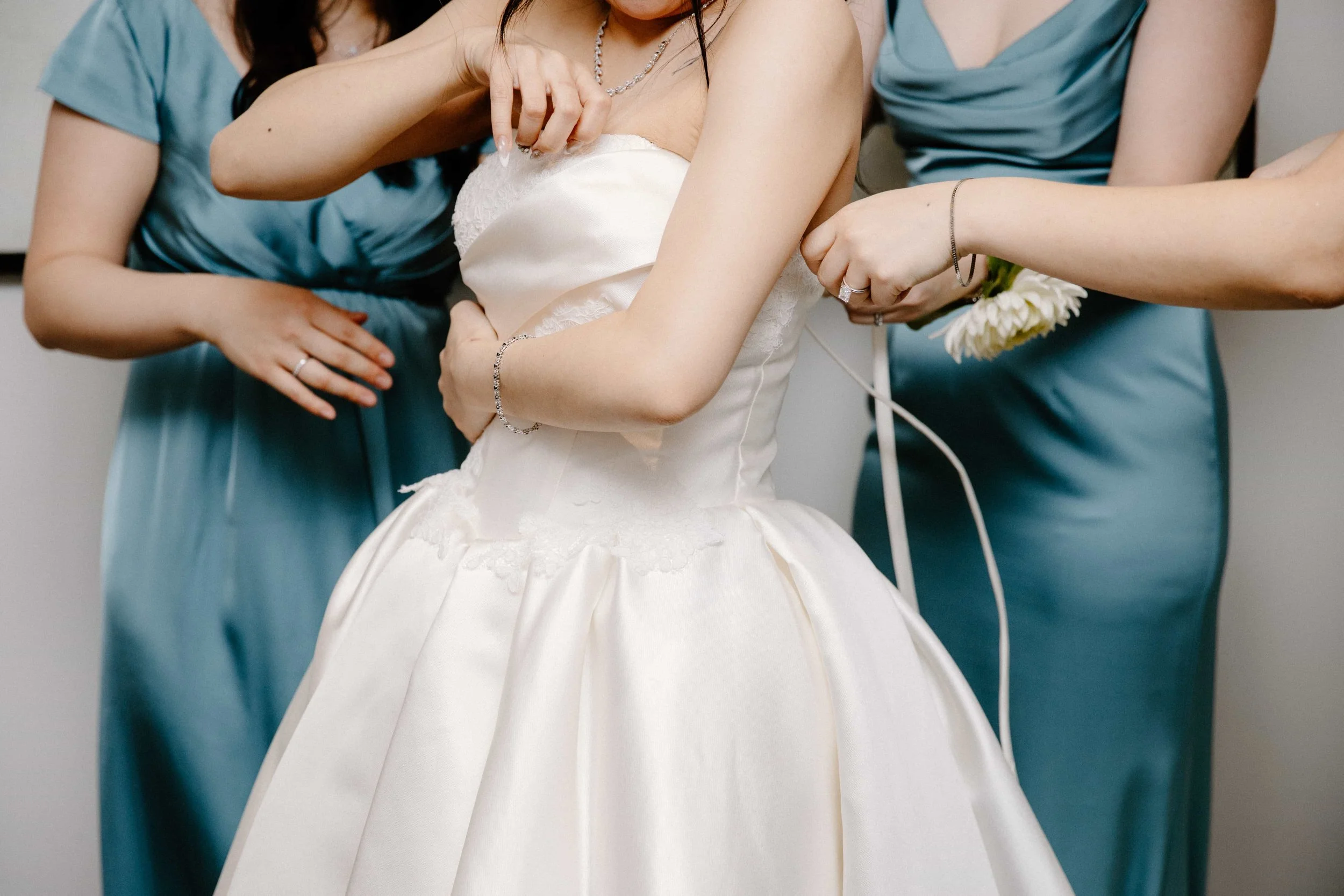 SpringMorrisPhoto_CINDYxCONNOR_1.CindyGettingReady-15-0650.jpg