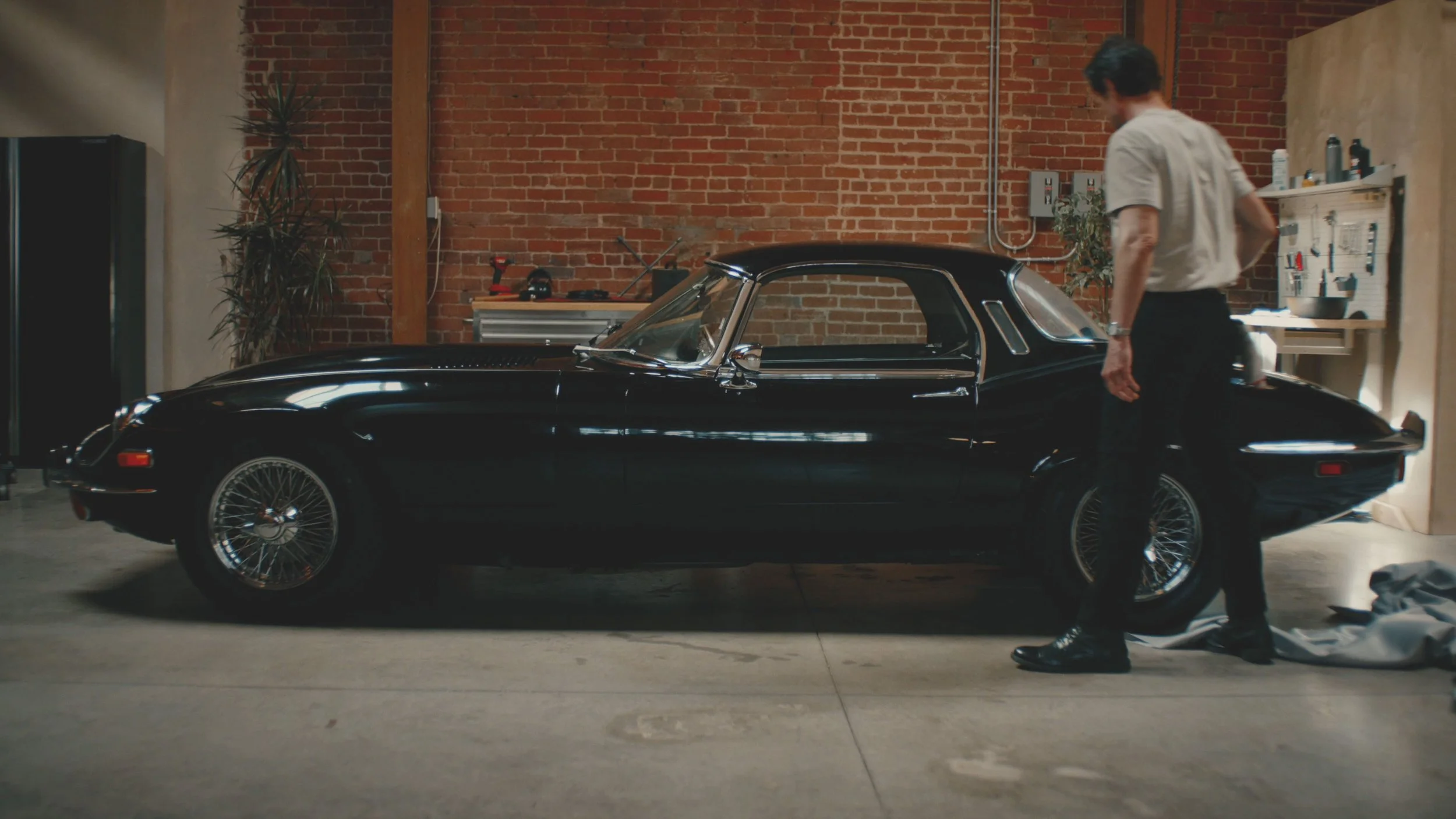 Sequence 01.00_01_34_10.Still052.jpg