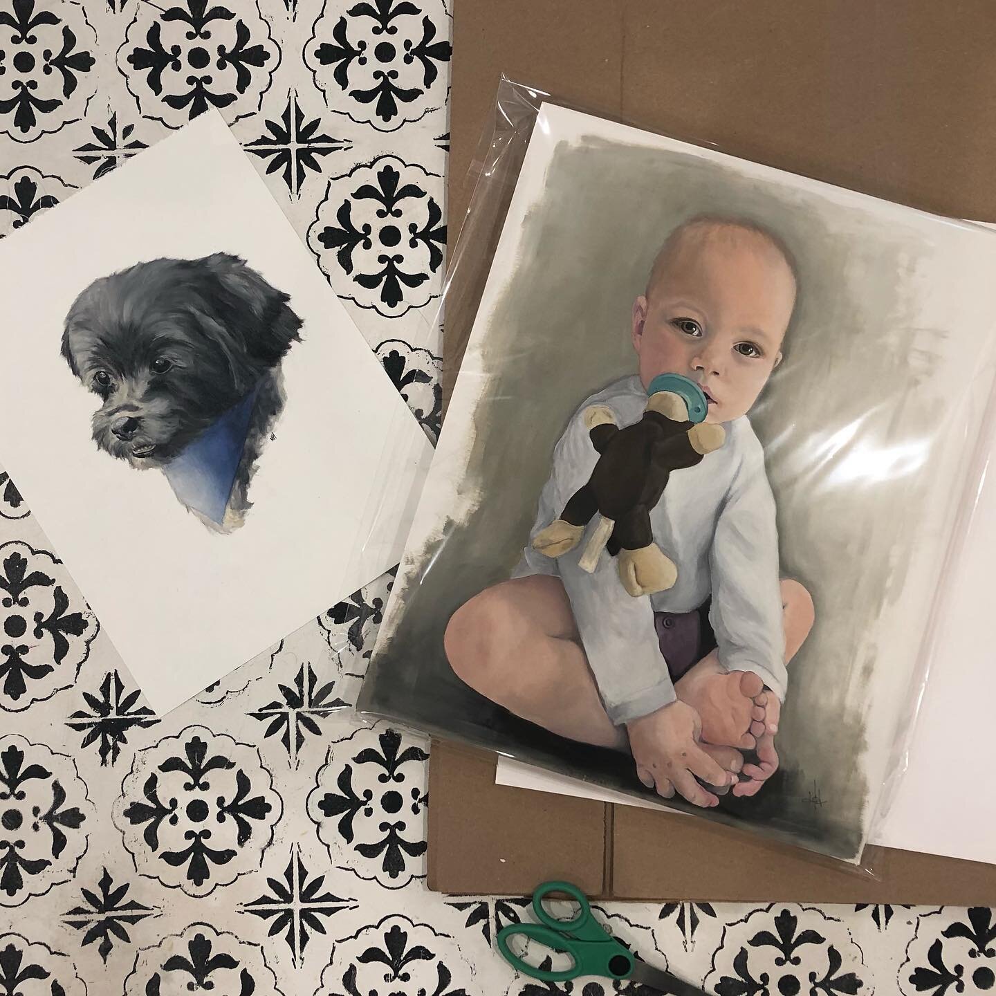 Packing up paintings! Can&rsquo;t wait for these to get to their new homes.

#oiloncanvas #babyportrait #oilonpanel #dogportrait #oilpainting #yegart #art #painting #yeg #portrait #artistsoninstagram #artistsofinstagram #yeg #yegart #yegartist #portr